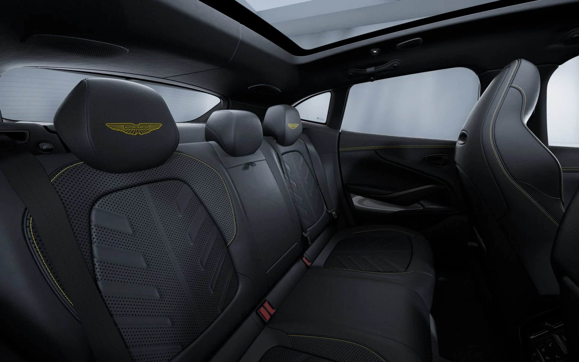 mph010_2632969572_New_2026_Aston_Martin_DBX_S_1765815362_6f802e68f5