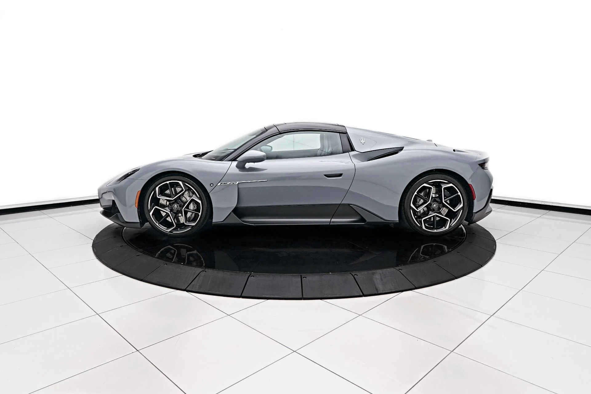 mph010_2633231399_Used_2023_Maserati_MC_20_1738621000_708d8ef84d