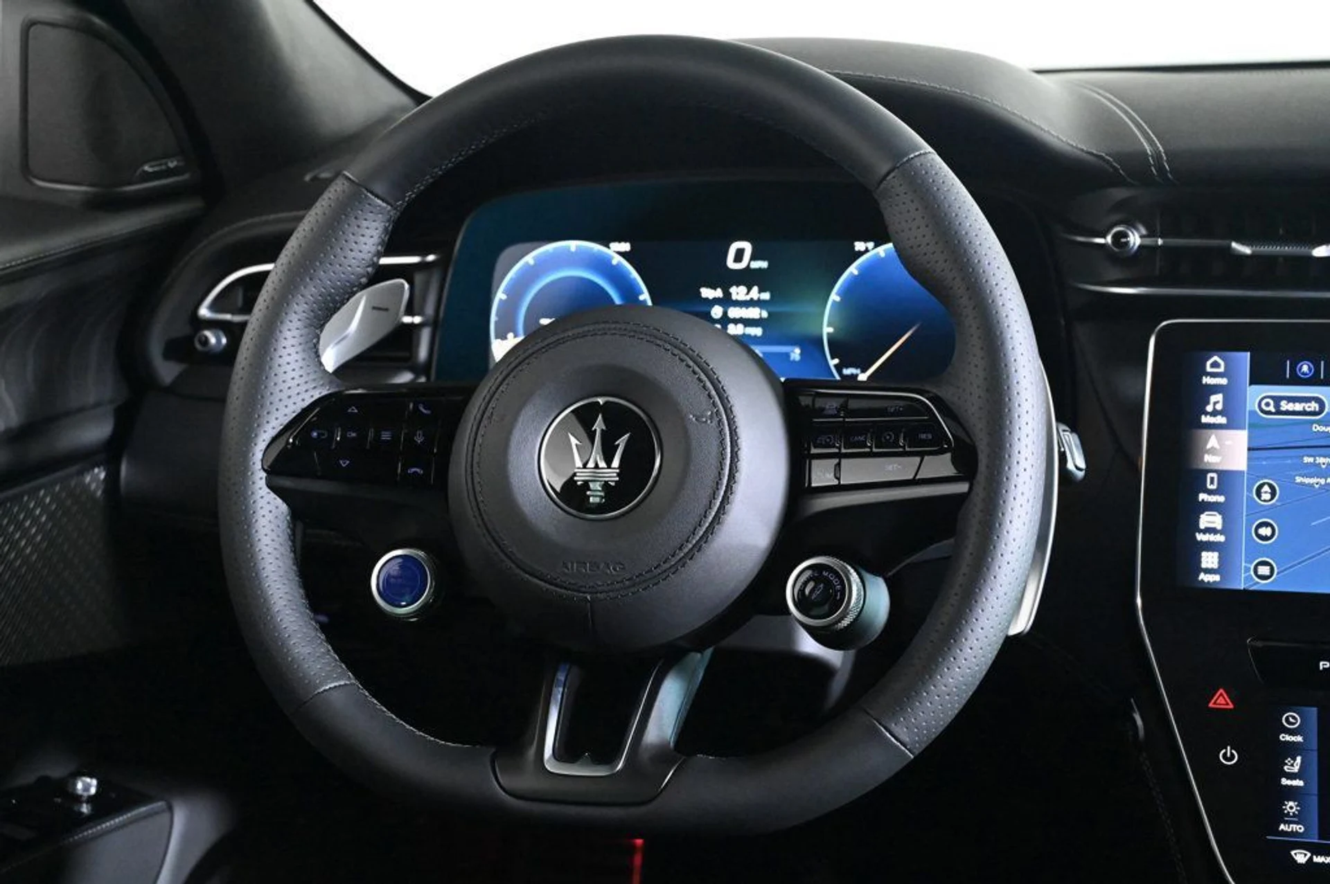 mph010_2634013579_new_2000_maserati_grecale_modena_11350_22978912_10_1024_ba86e377aa