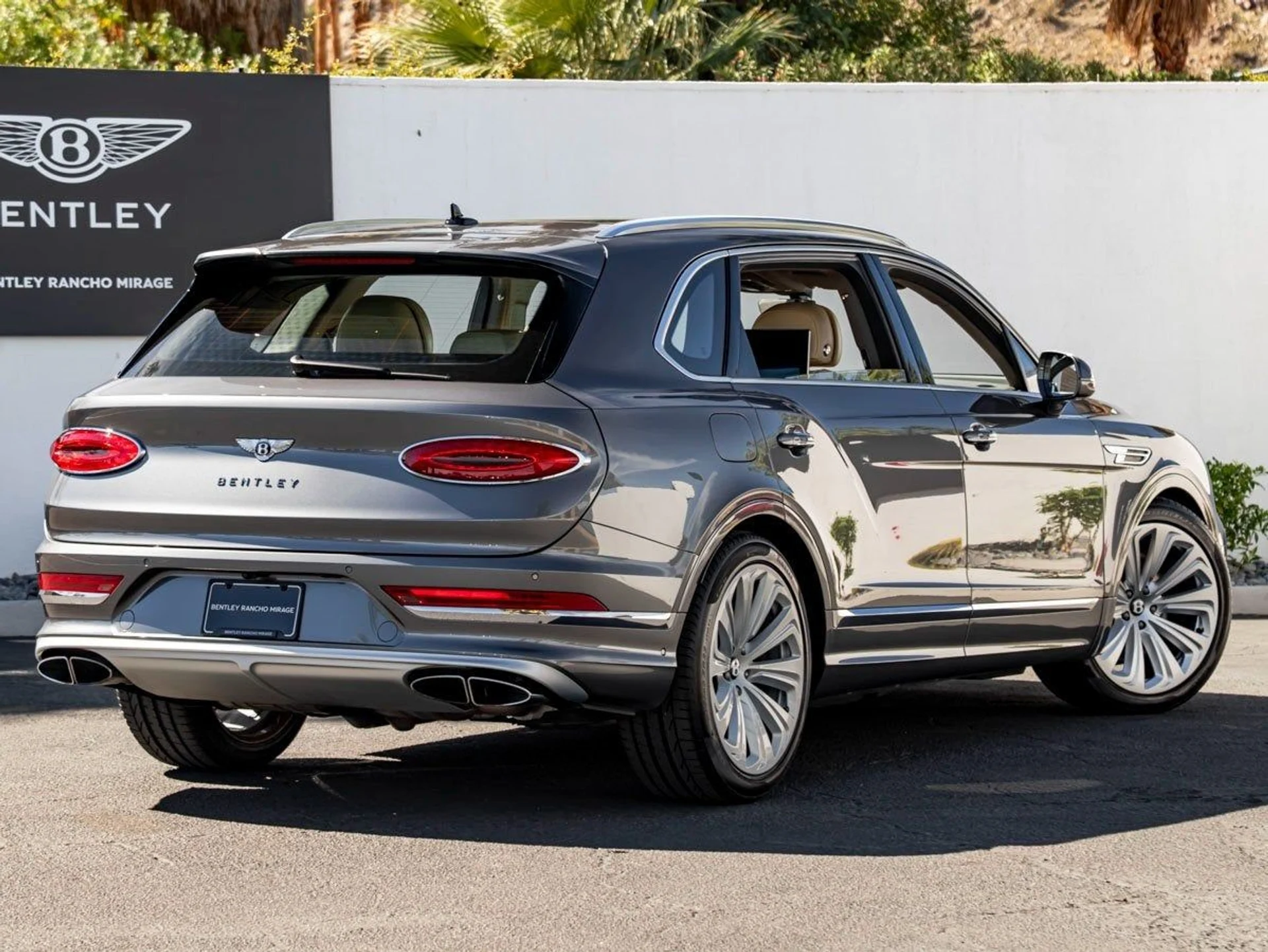 mph010_2637663095_11_cf57e2f04f