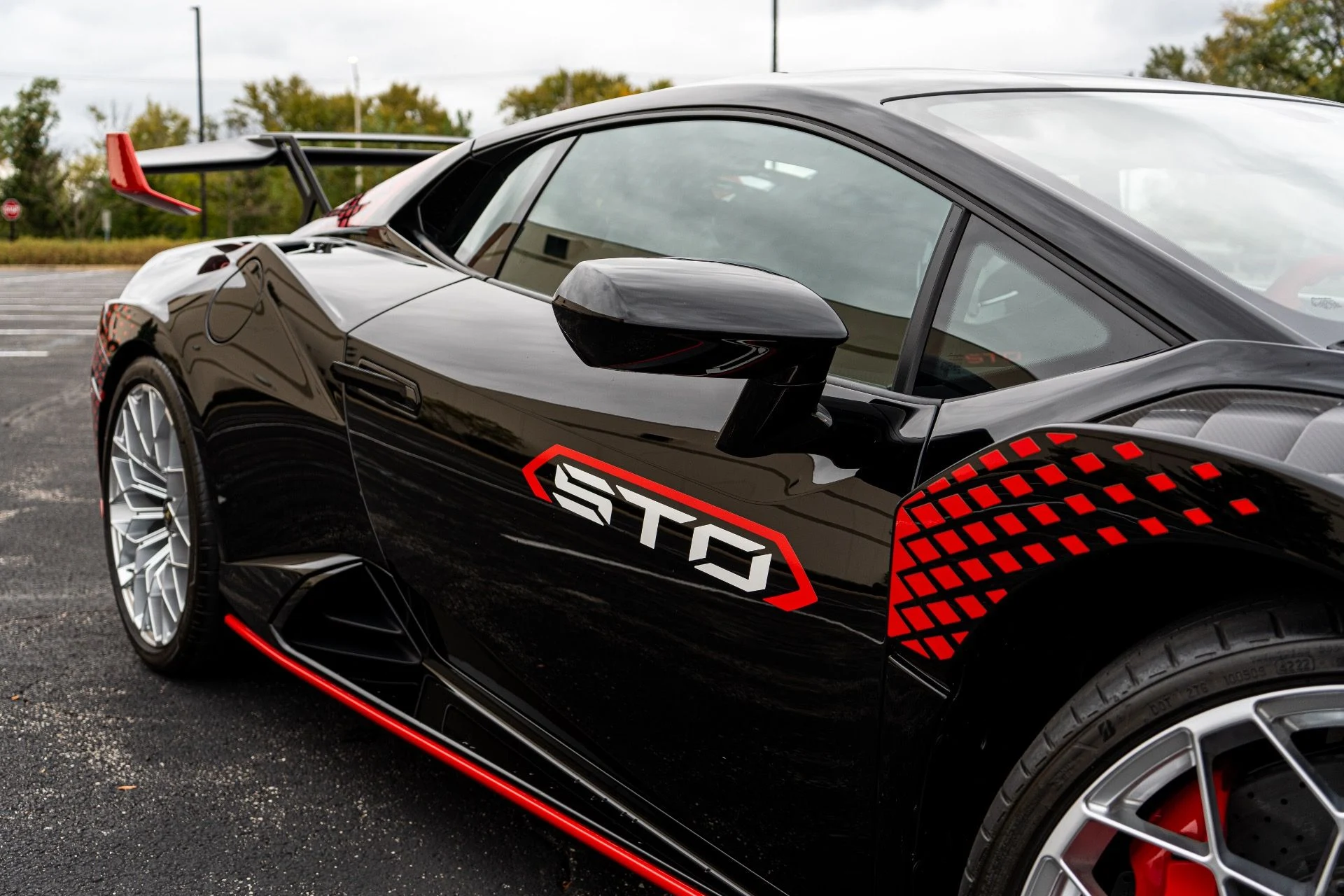 mph010_2638808836_Used_2023_Lamborghini_Huracan_STO_1792011791_b26e6387ab