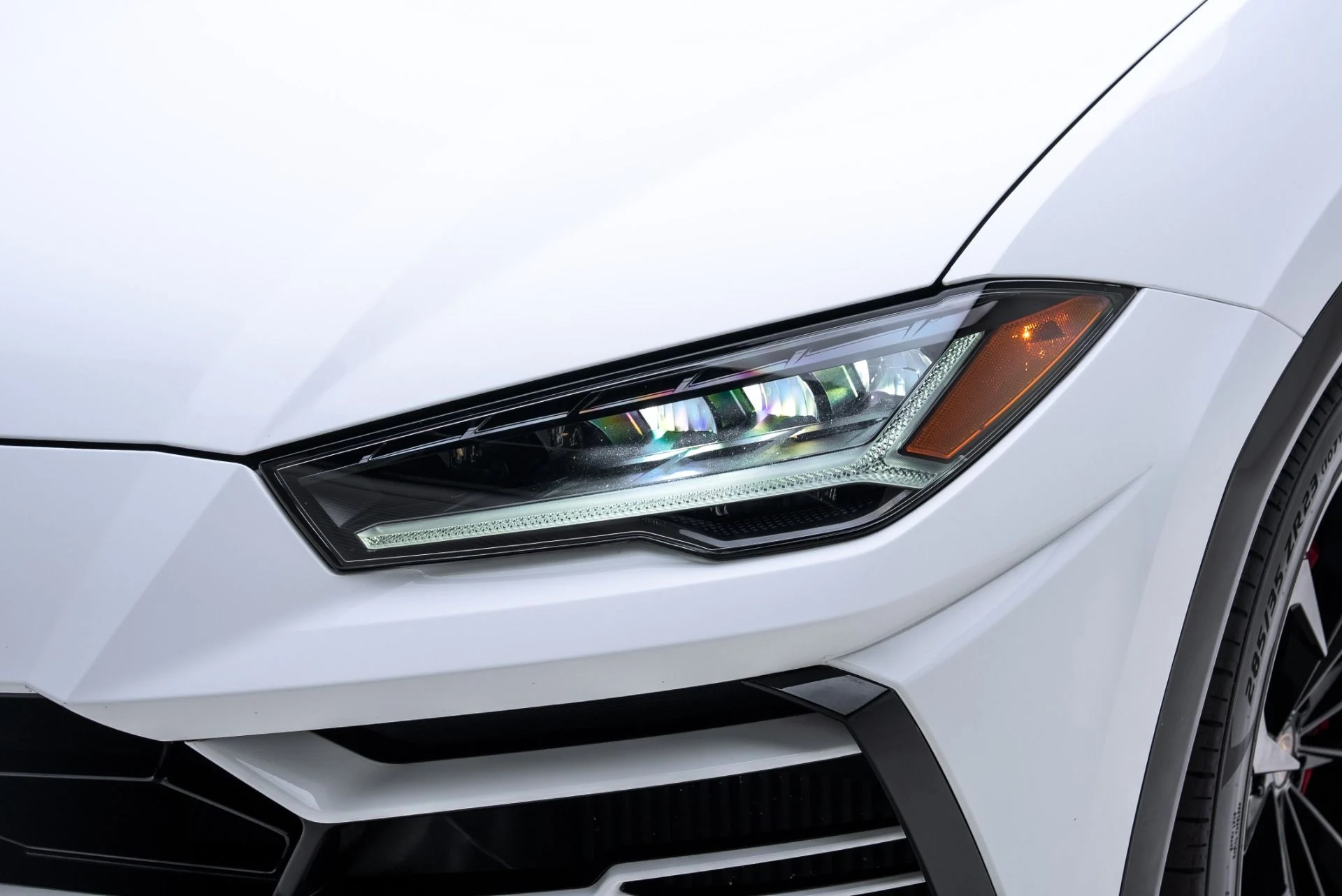 mph010_2639051678_Used_2021_Lamborghini_Urus_1775759137_d8d2f5bccd