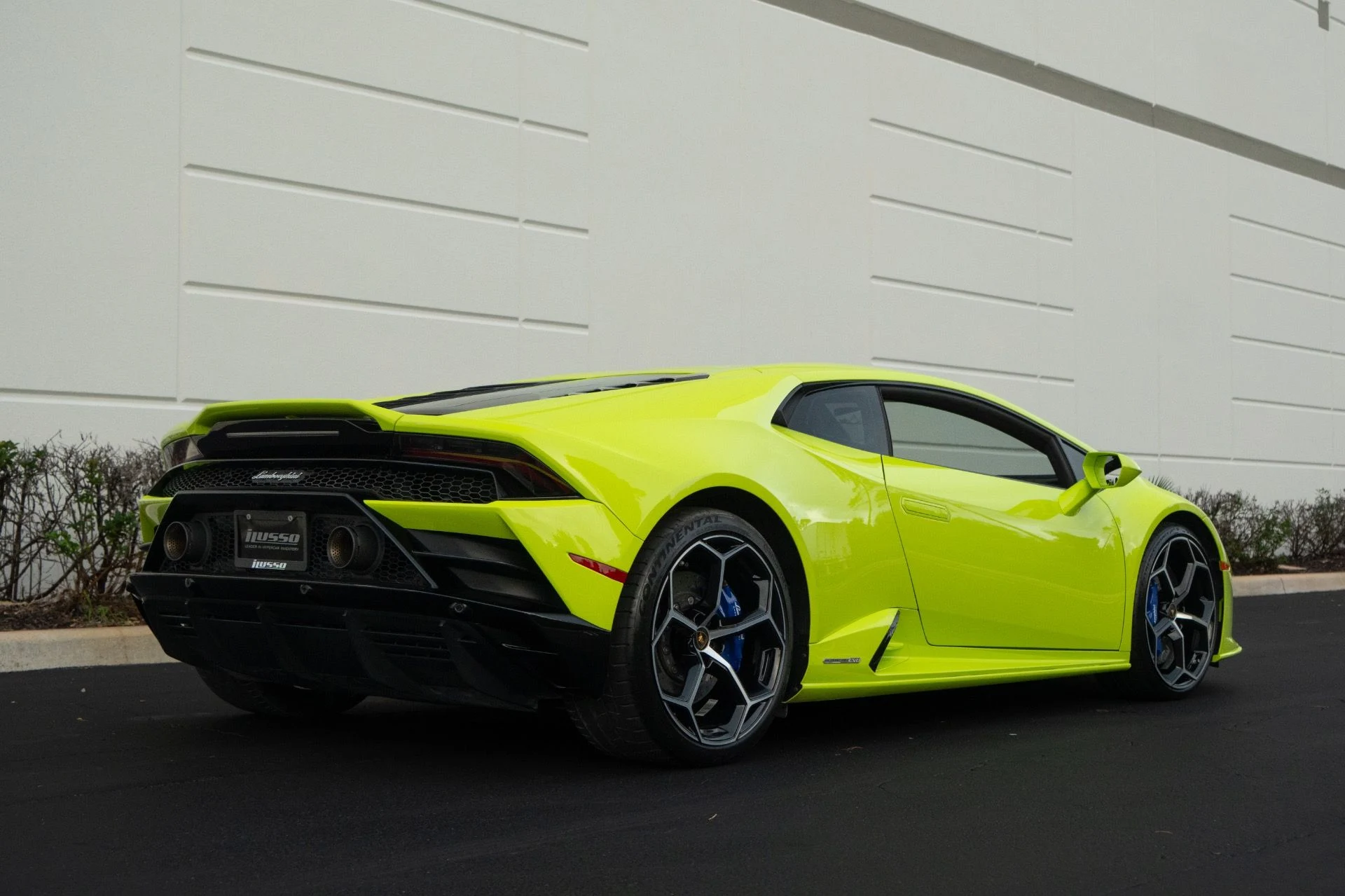 mph010_2641165581_Used_2020_Lamborghini_Huracan_EVO_1764467983_dc9678b982