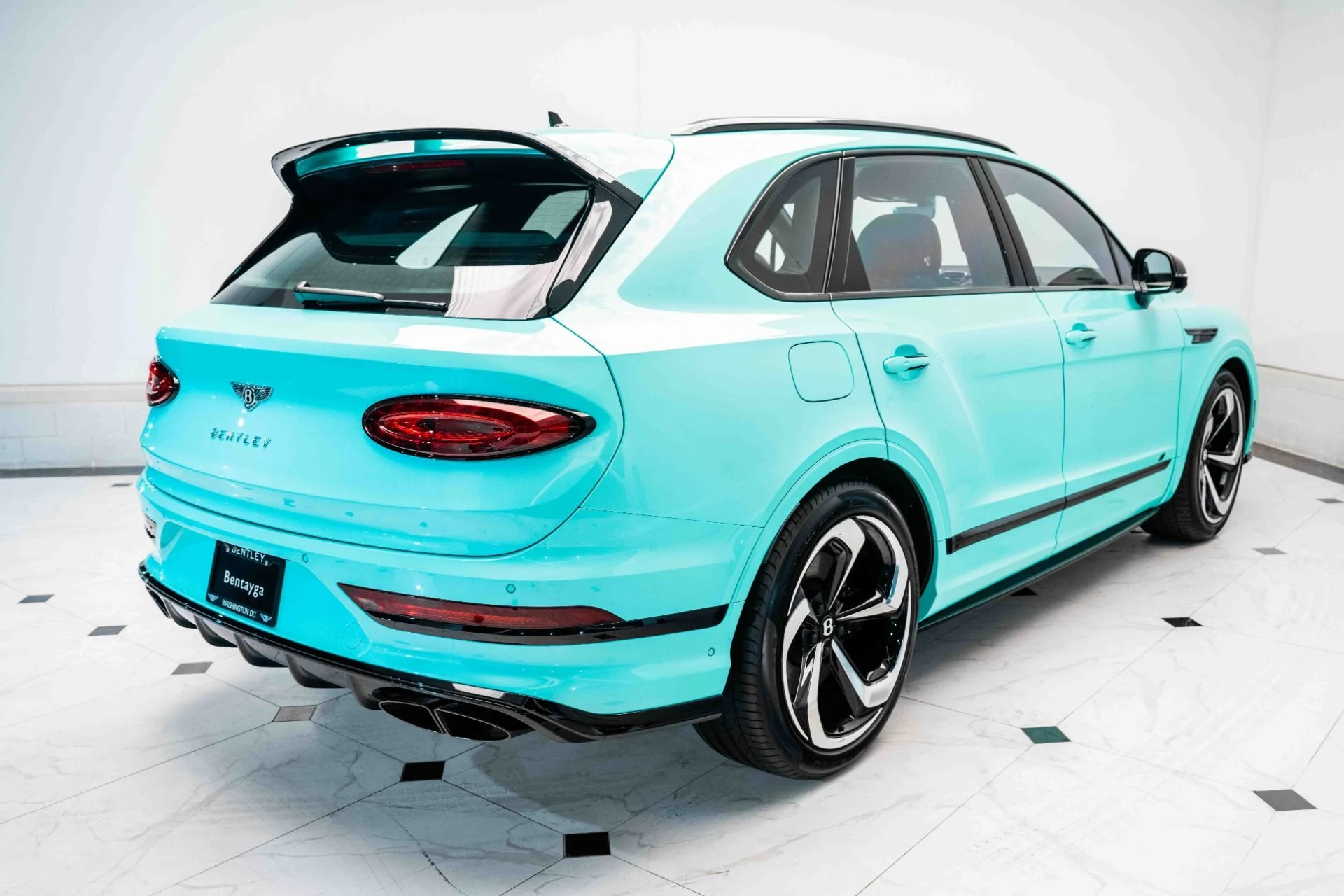 mph010_2644879838_Used_2024_Bentley_Bentayga_S_1793120198_0d6f1eeffe