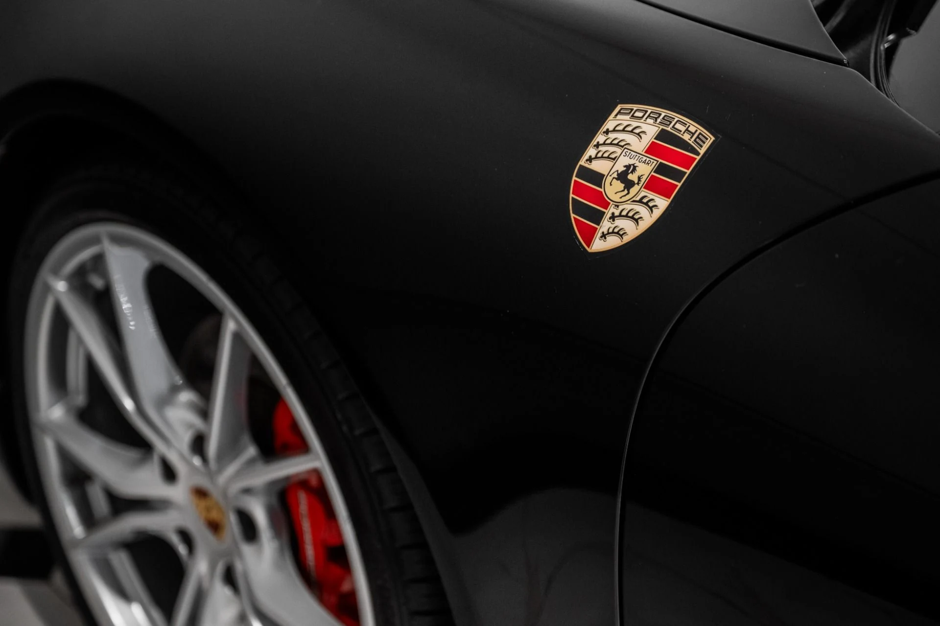 mph010_2647073047_Used_2017_Porsche_911_1779894306_2de768813b