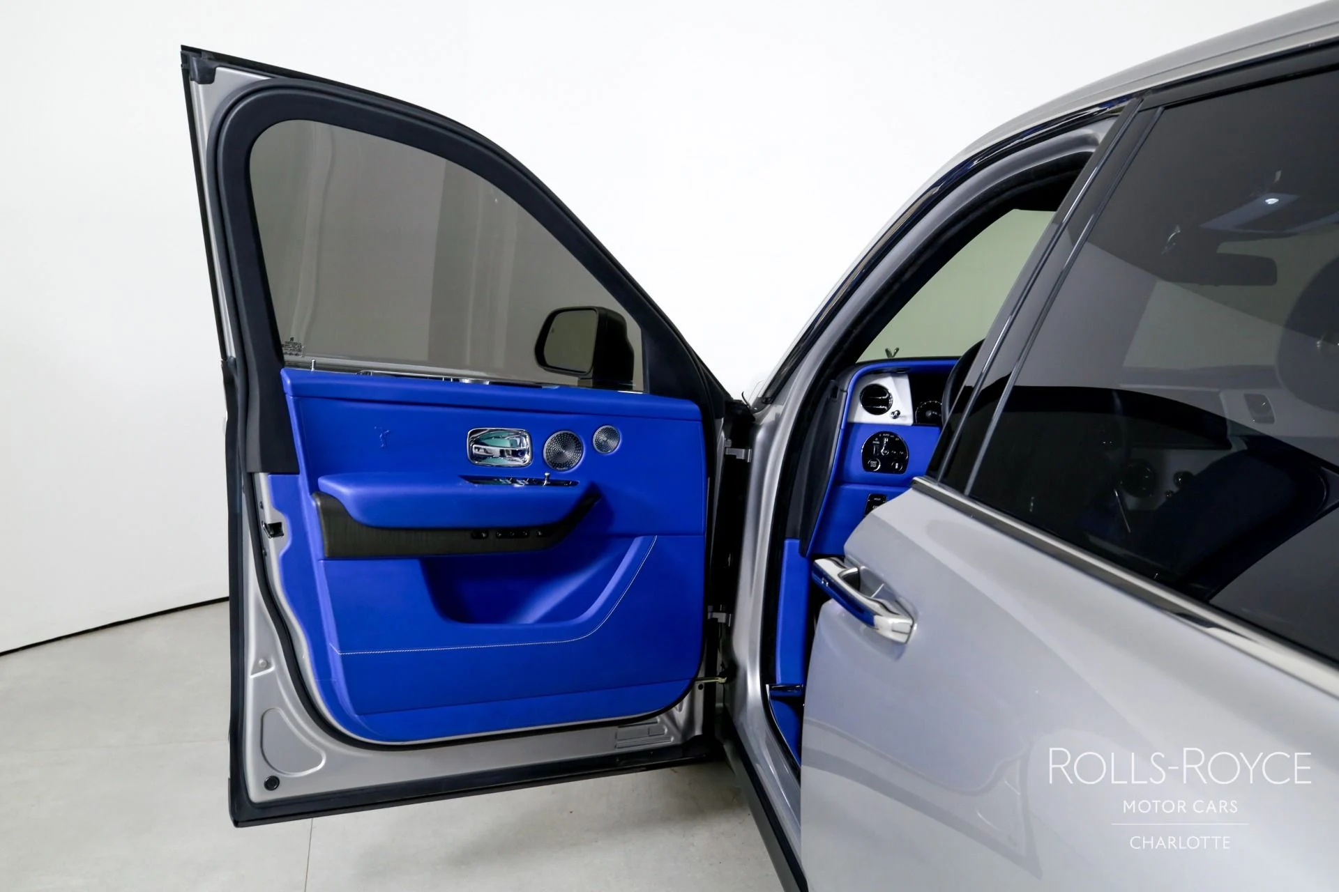 mph010_2650200782_Used_2021_Rolls_Royce_Cullinan_1771363967_f108846a8f