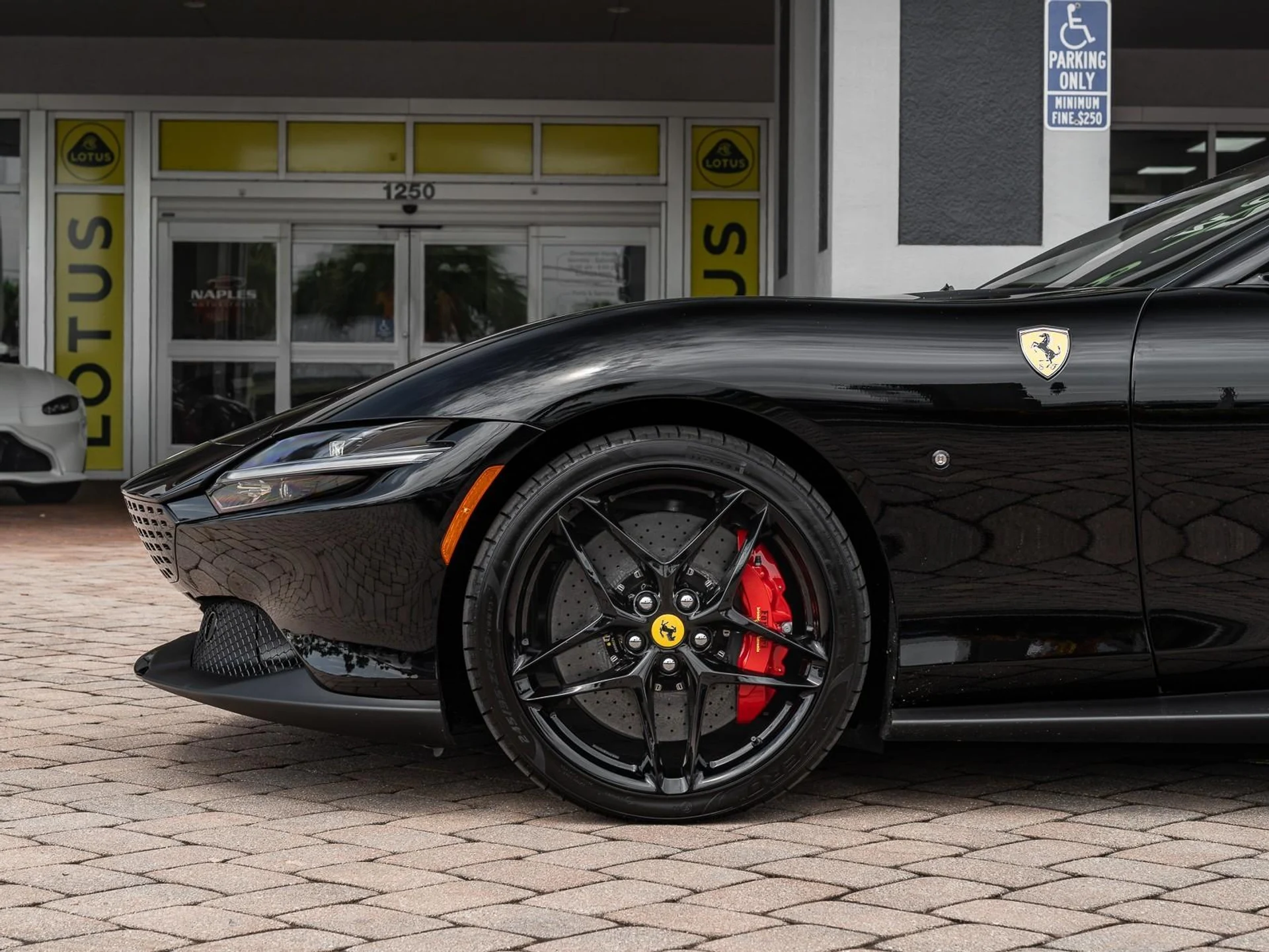 mph010_2658335745_Used_2025_Ferrari_Roma_Spider_1757020143_51ebcce969