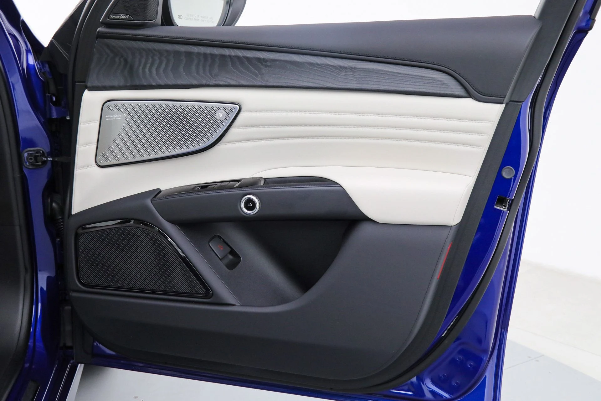 mph010_2664209561_d51e5078b98e0f06424547aedb6284f0_853ed31834