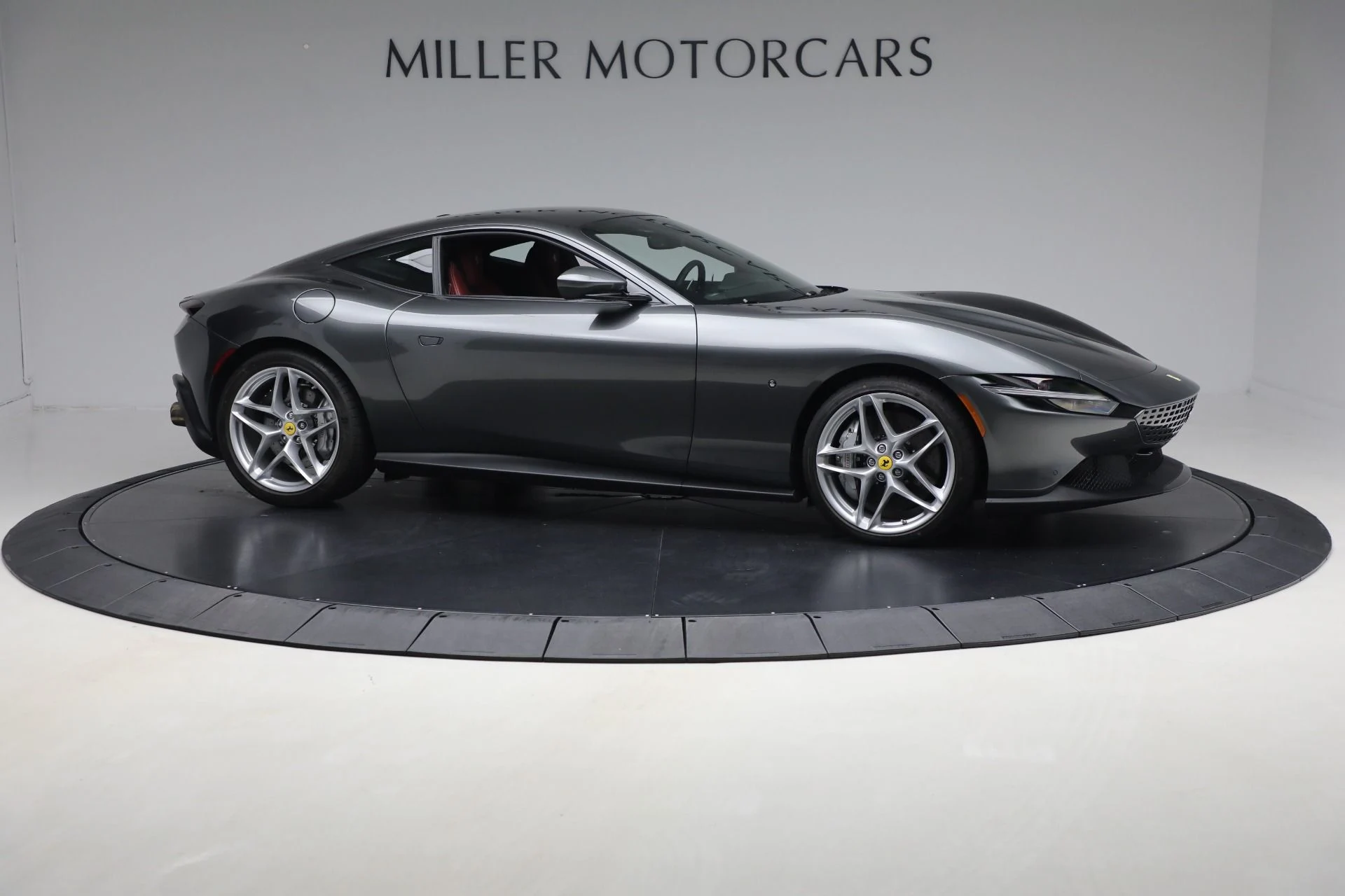 mph010_2670146700_Used_2024_Ferrari_Roma_7b80512ba9