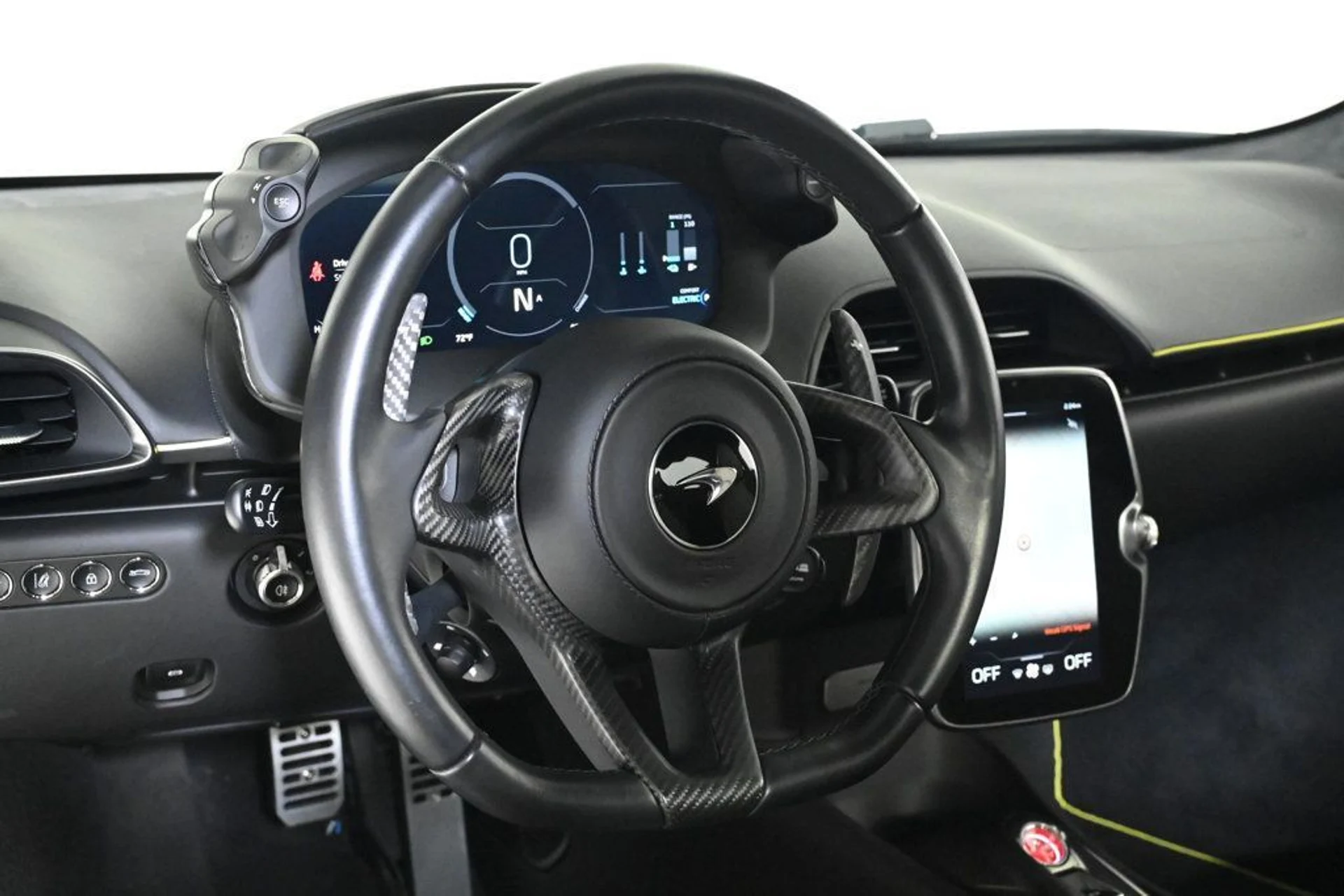 mph010_2685356932_used_2023_mclaren_artura_vision_11350_22967572_10_1024_e7af620280