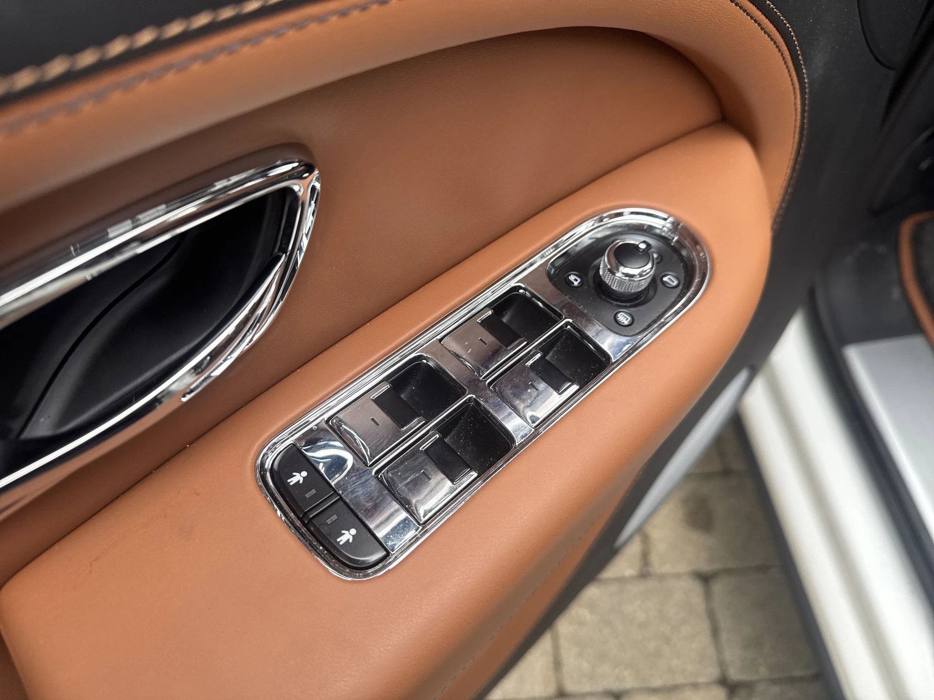 mph010_2692048090_702d187a3c58f652c85195ed495e8ff2x_37cf93d848