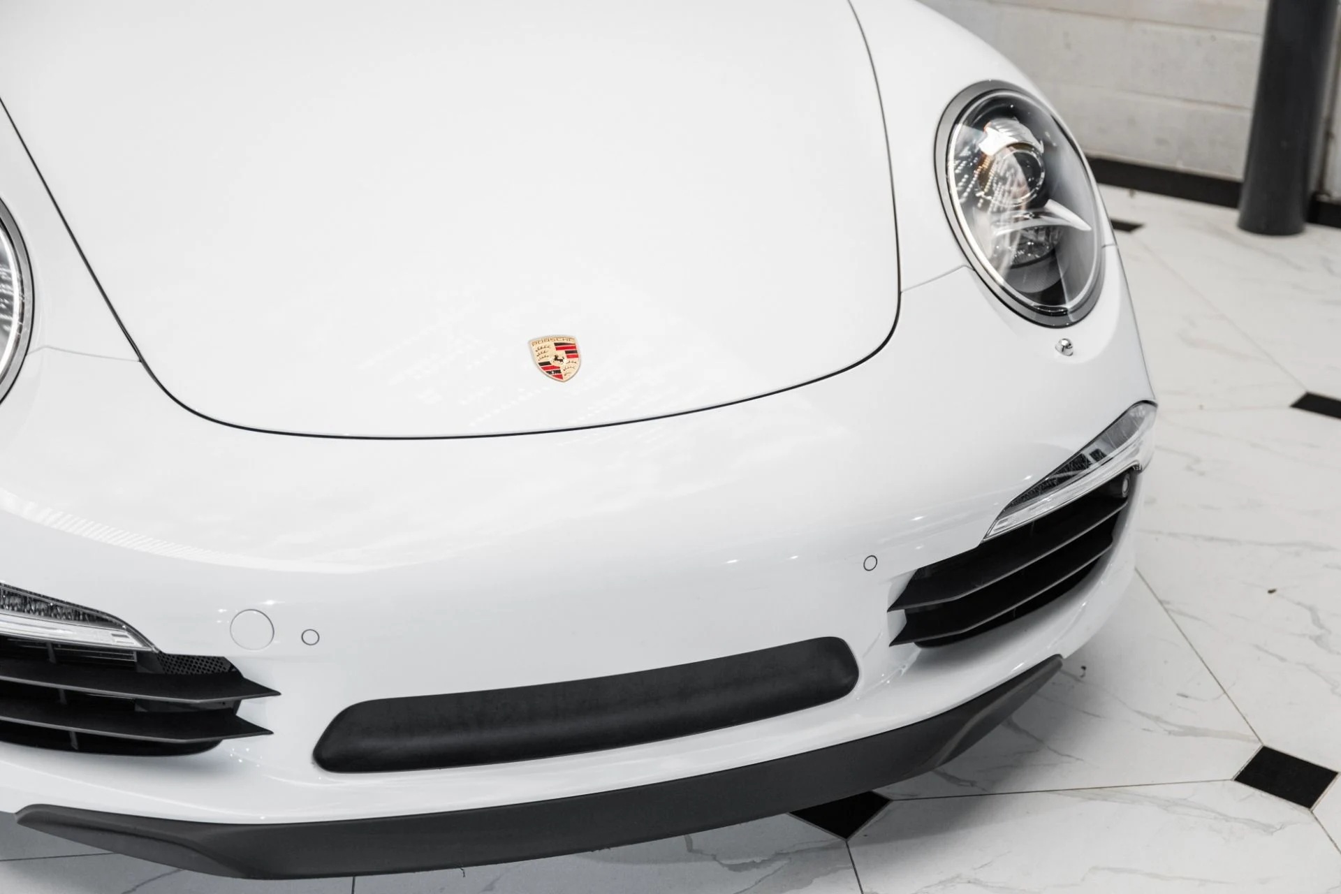mph010_2692565707_Used_2016_Porsche_911_Carrera_S_1758126477_e0c5e7def2