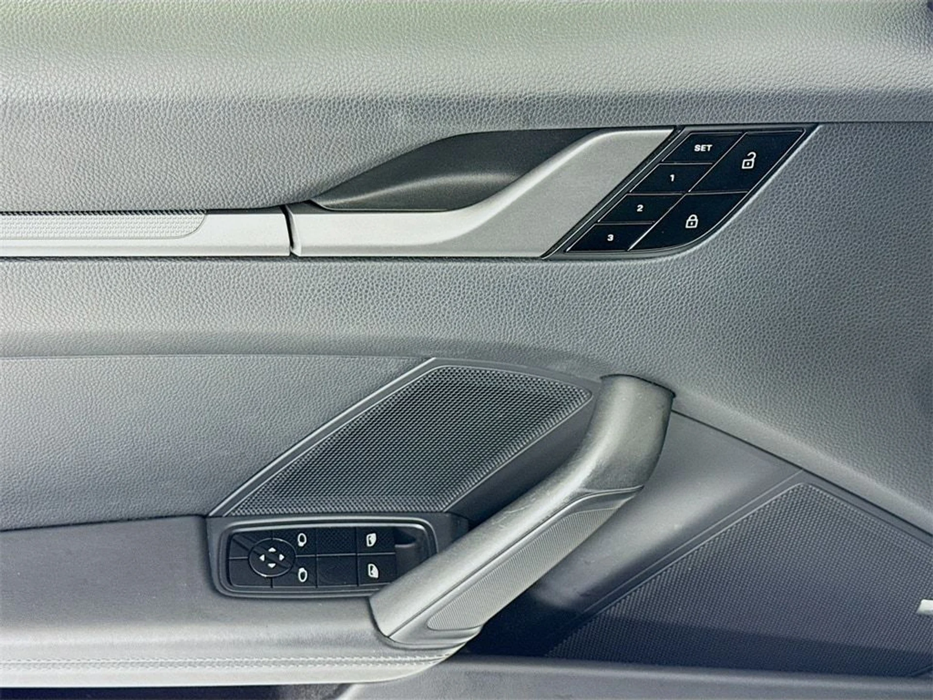 mph010_2694286051_bc44067460182d9fb0f3742c769eaf91x_3220e615f8