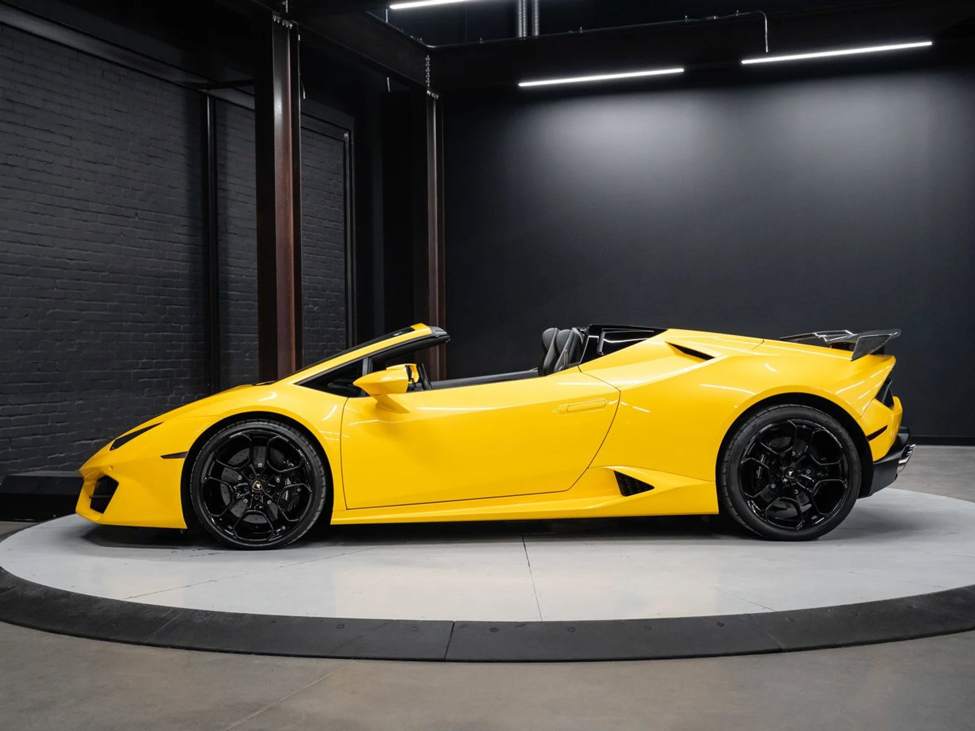 mph010_2695587615_lamborghini_huracan_2017_4cd262e2d8