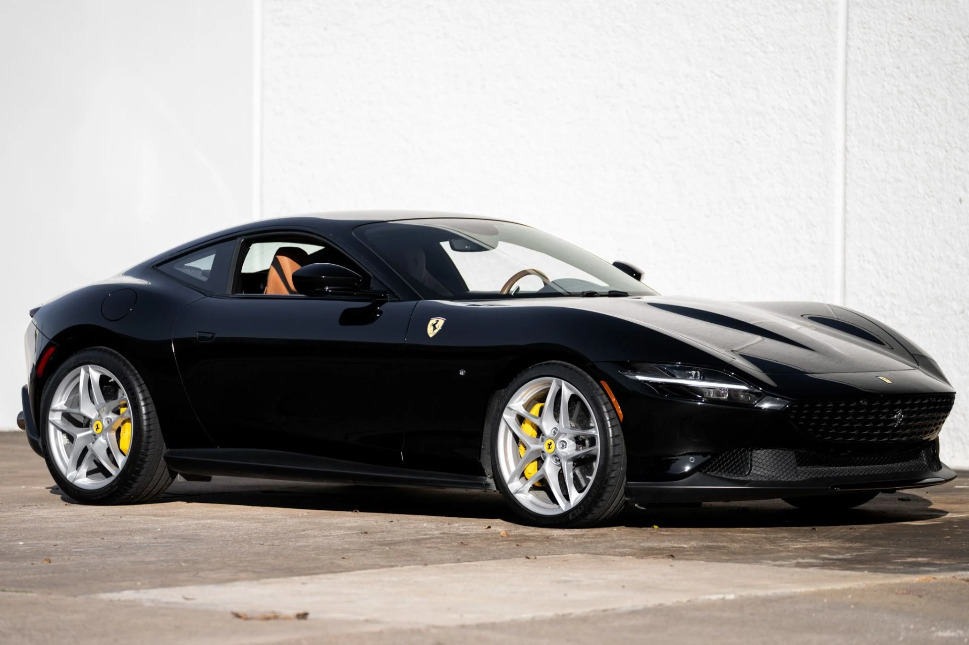 mph010_2696303728_Used_2022_Ferrari_Roma_1764112587_df3a9a958f