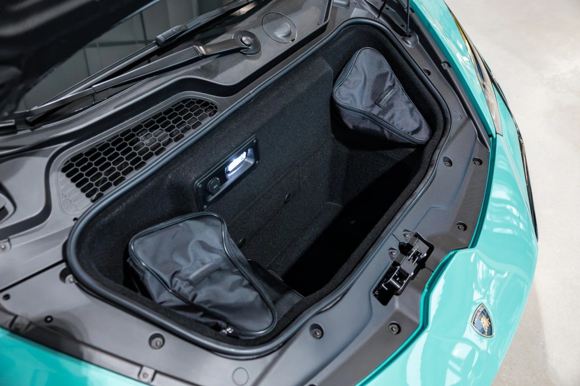 mph010_2703208574_z_A_abf6f4fdb3