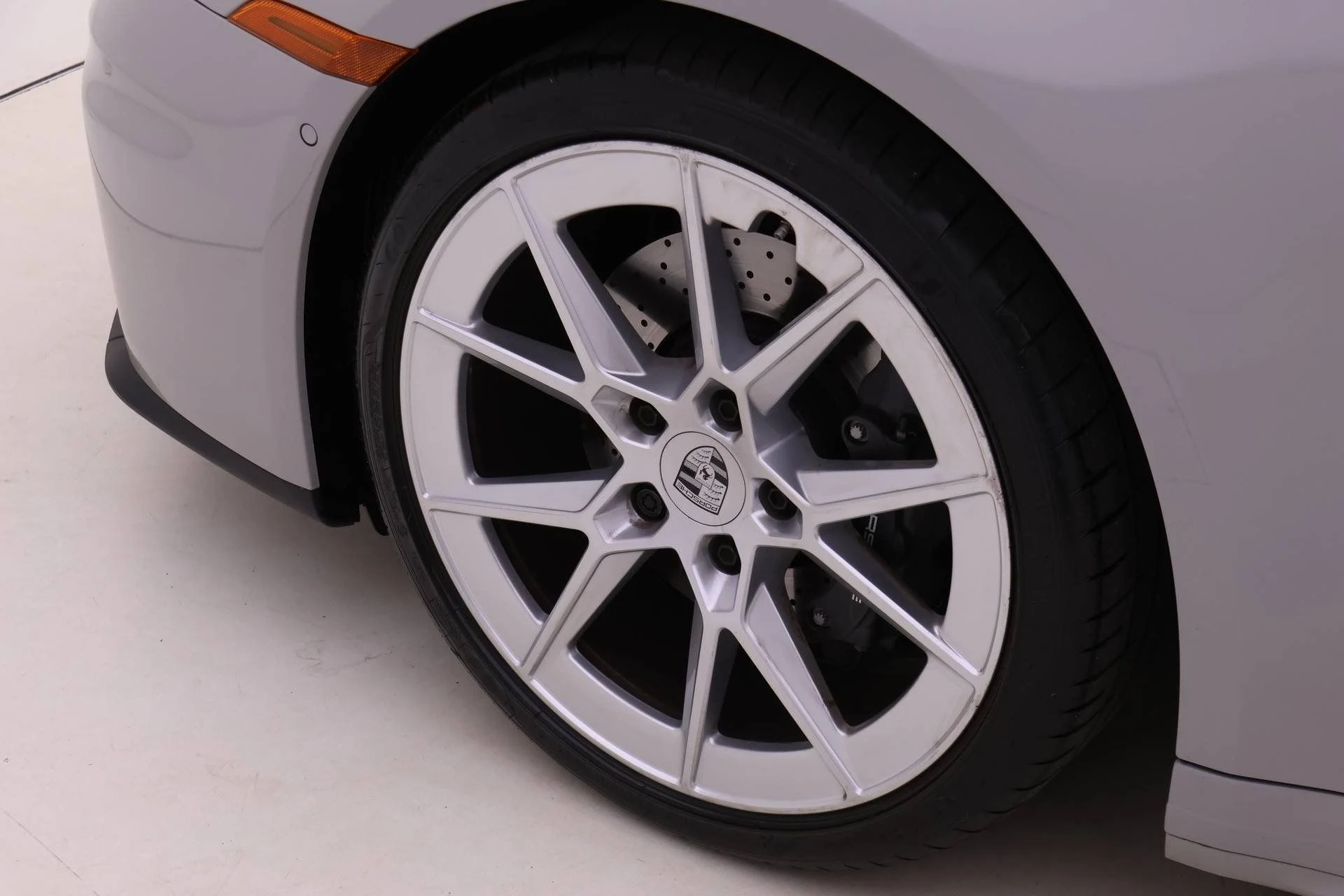 mph010_2703571274_410a21e794f9892b7d07b9605fa18a01_5fc24d4551