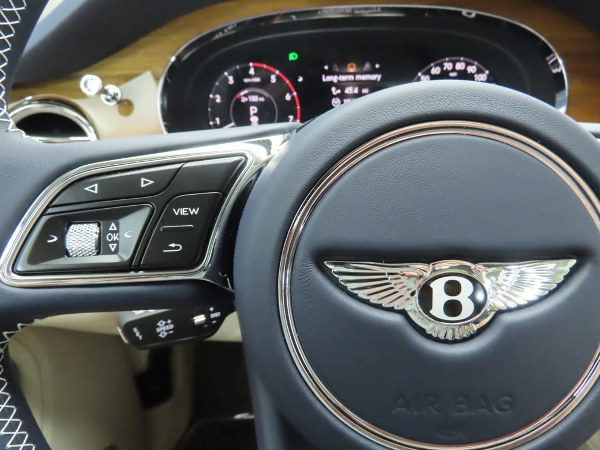 mph010_2703909472_new_2025_bentley_bentayga_v8awd_8119_22909990_11_1024_6010d4340b
