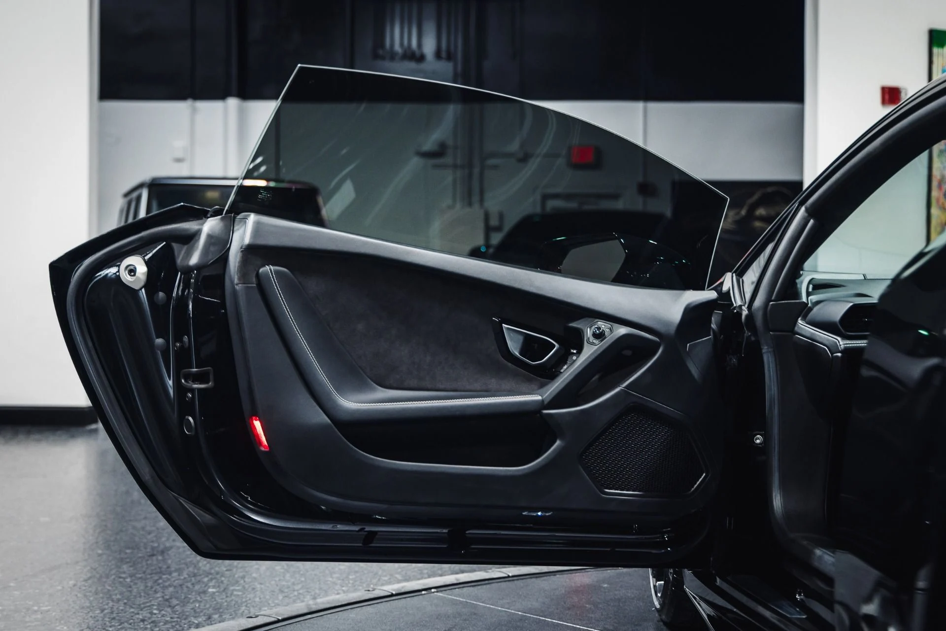 mph010_2709300309_Used_2017_Lamborghini_Huracan_LP_610_4_1775435586_6749a12d9f