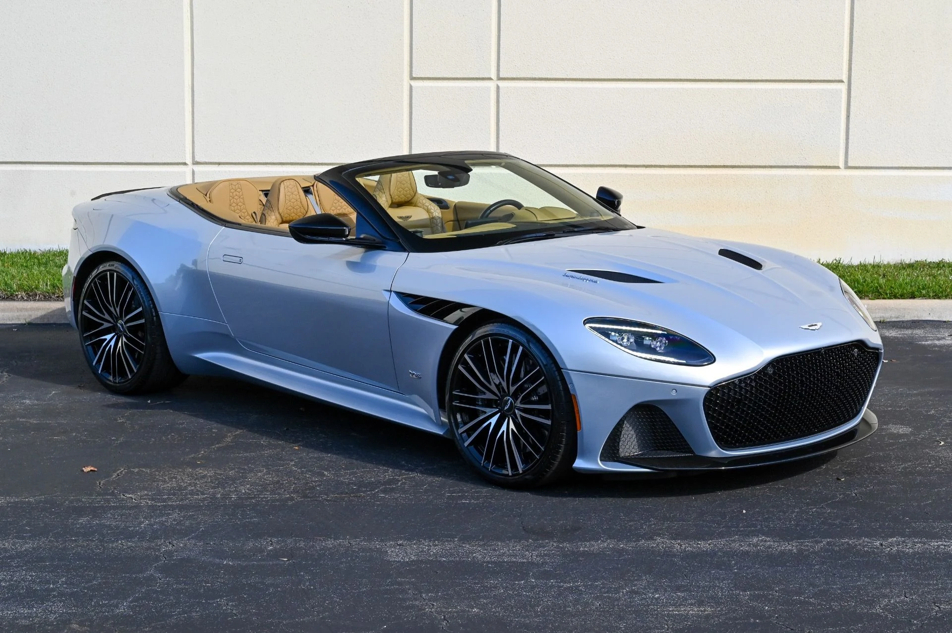 mph010_272793474_Used_2020_Aston_Martin_DBS_Superleggera_1708981901_46ef1ef367