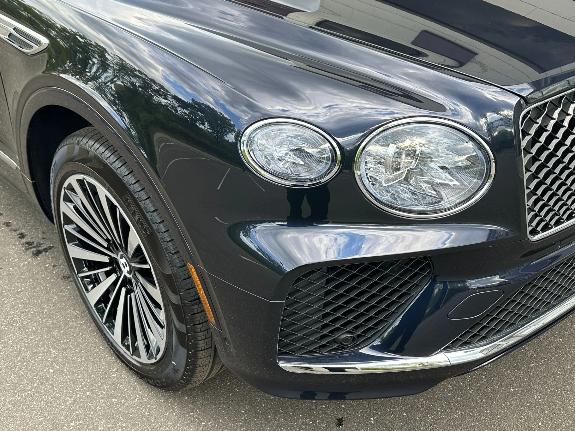 mph010_2730407208_Used_2026_Bentley_Bentayga_V8_1786136512_a93239bccd