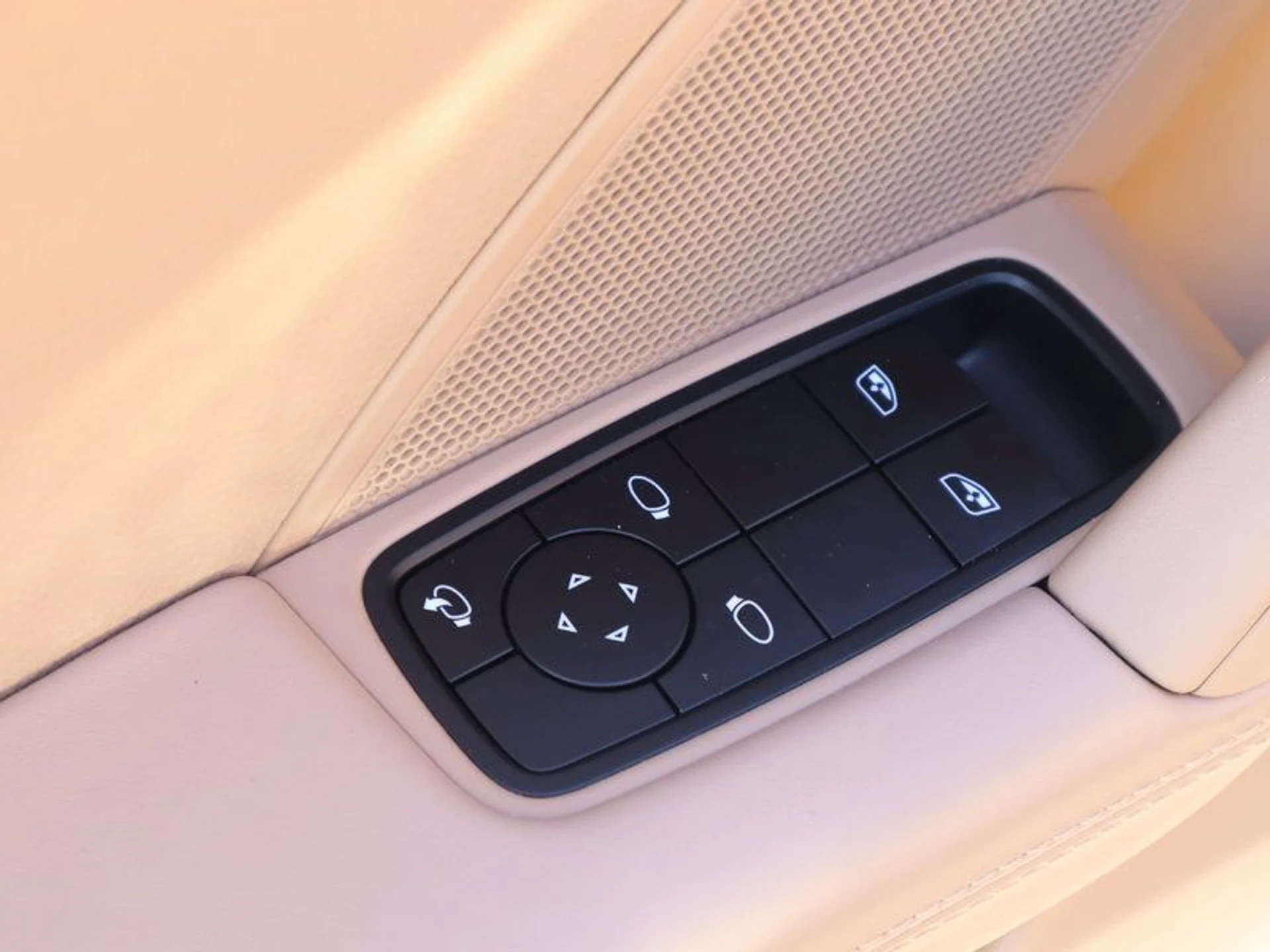 mph010_2732418008_38064833_05333_a7e573da96f278cac58561dde224d25b_da65e939ff