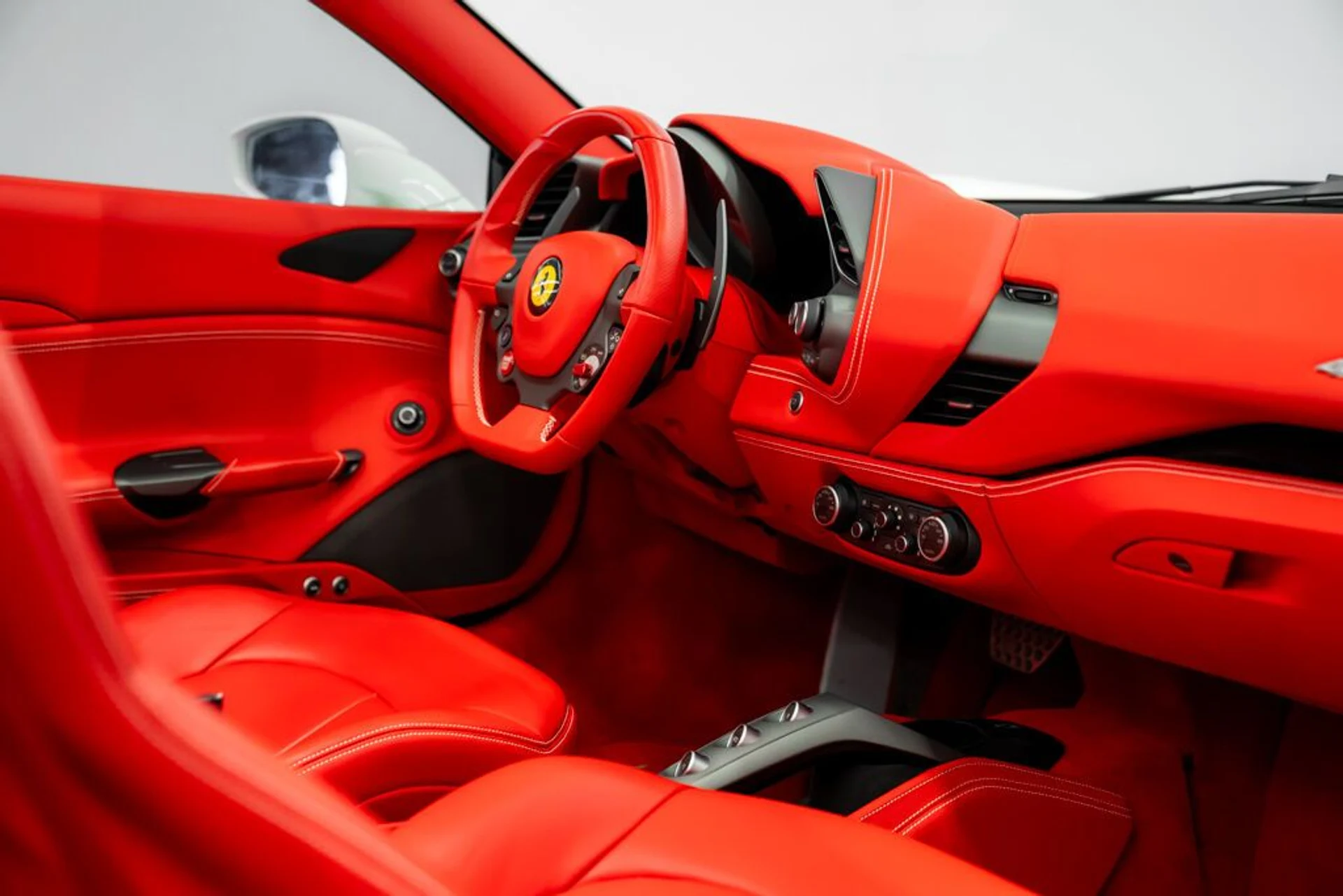 mph010_2735283482_ferrari_488_spider_2019_jpg_v_1754355020_65702c967a