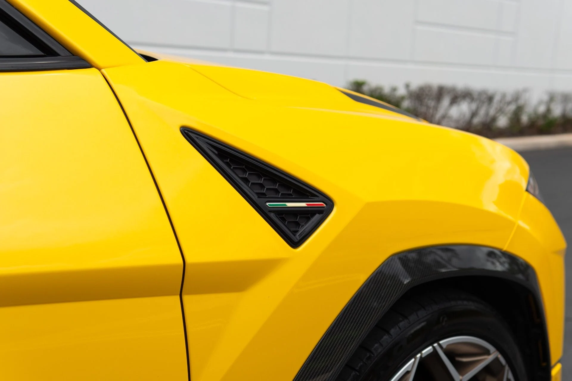 mph010_2736650775_Used_2024_Lamborghini_Urus_Performante_1773952296_a1d1609cff