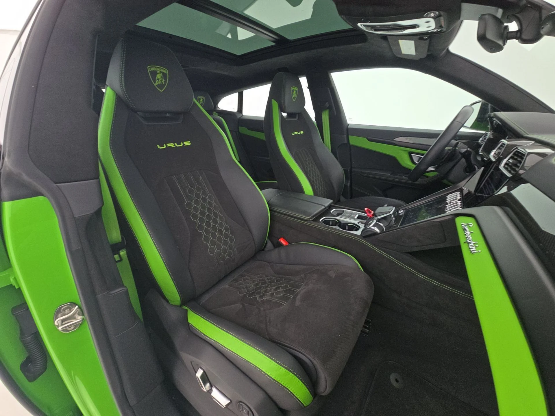 mph010_2736922438_13374_p11_l_24bee71c30