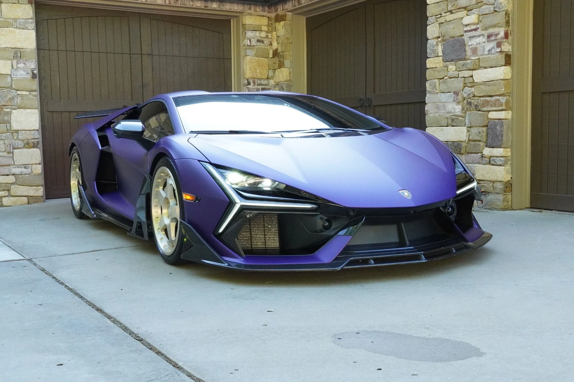 mph010_2740554800_Used_2024_Lamborghini_Revuelto_1781191894_47145c0056