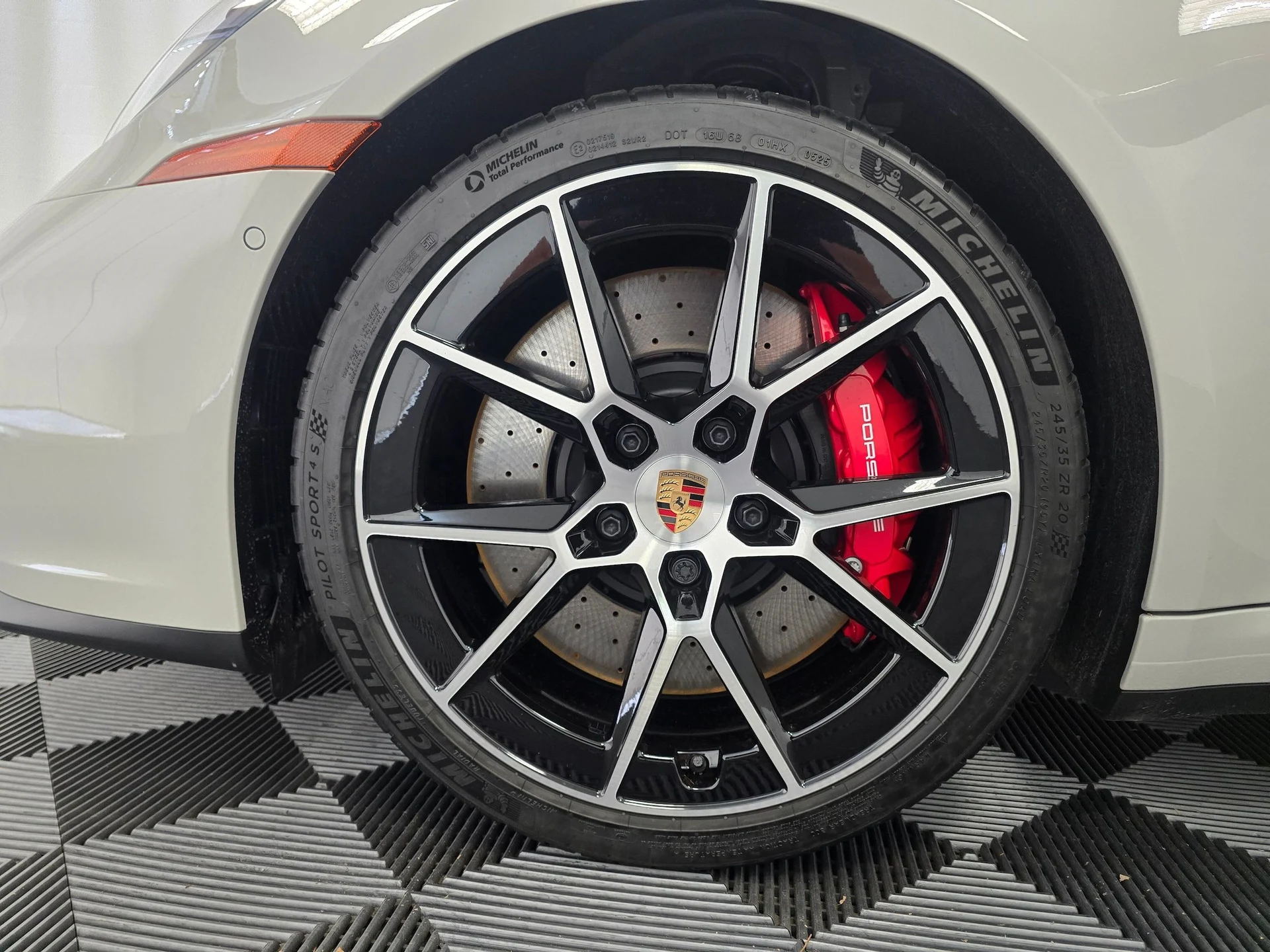 mph010_2745321531_fb5ff8a30b278fd76c2c22c21539b26bx_cfe1b85b26