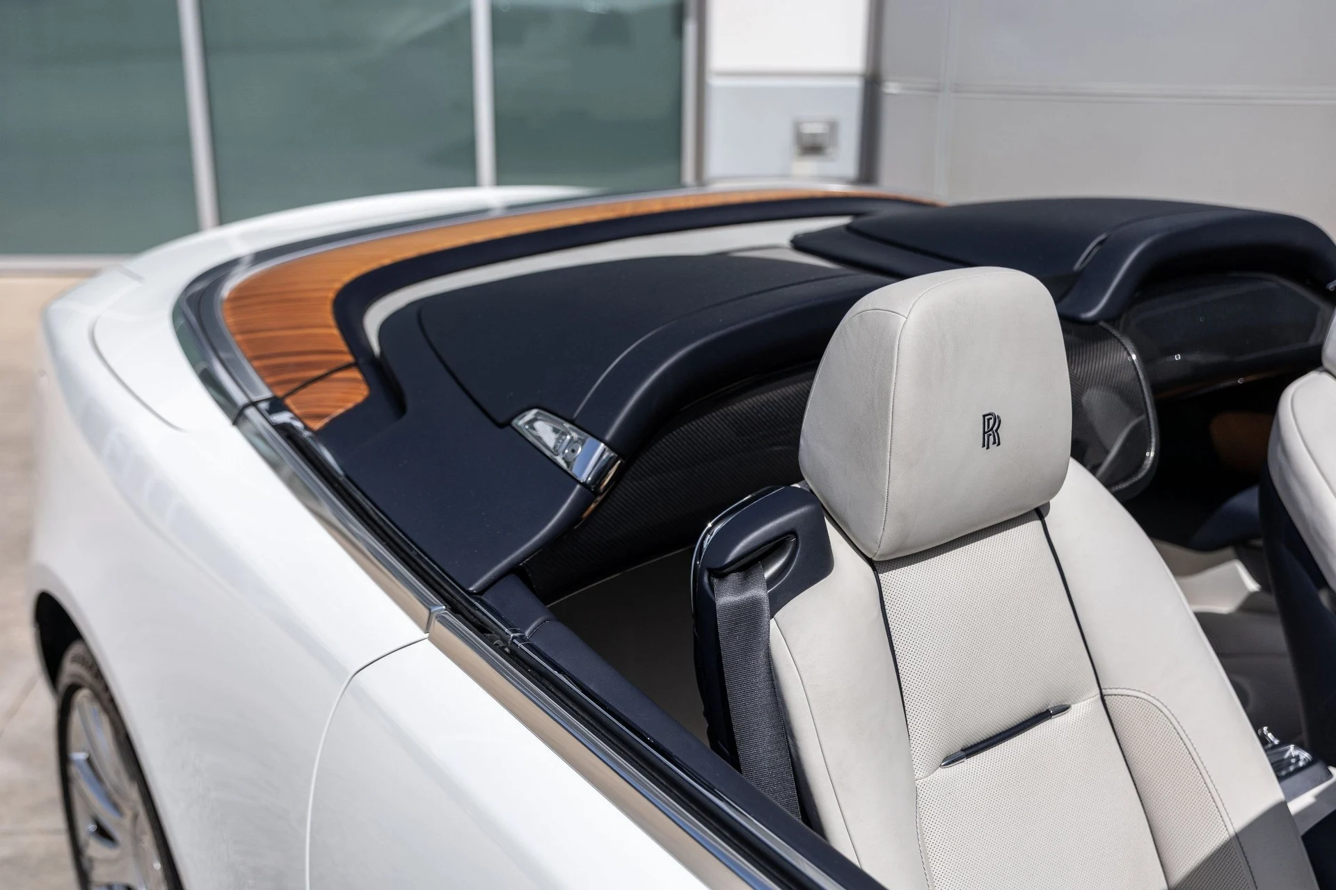 mph010_2749511595_Hi_Tech_Luxury_Imports_LLC_SCA_666_D50_HU_107224_image_10_67f382a461