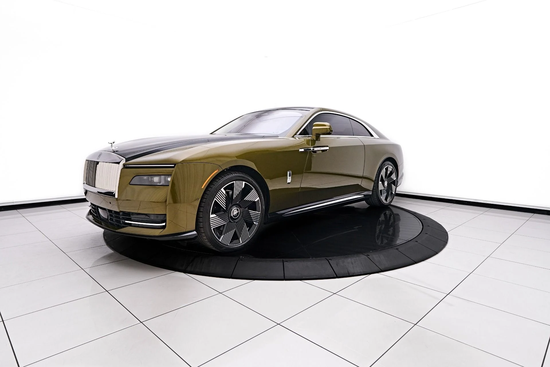 mph010_2755184531_Used_2024_Rolls_Royce_Spectre_1753235106_6c9beab545