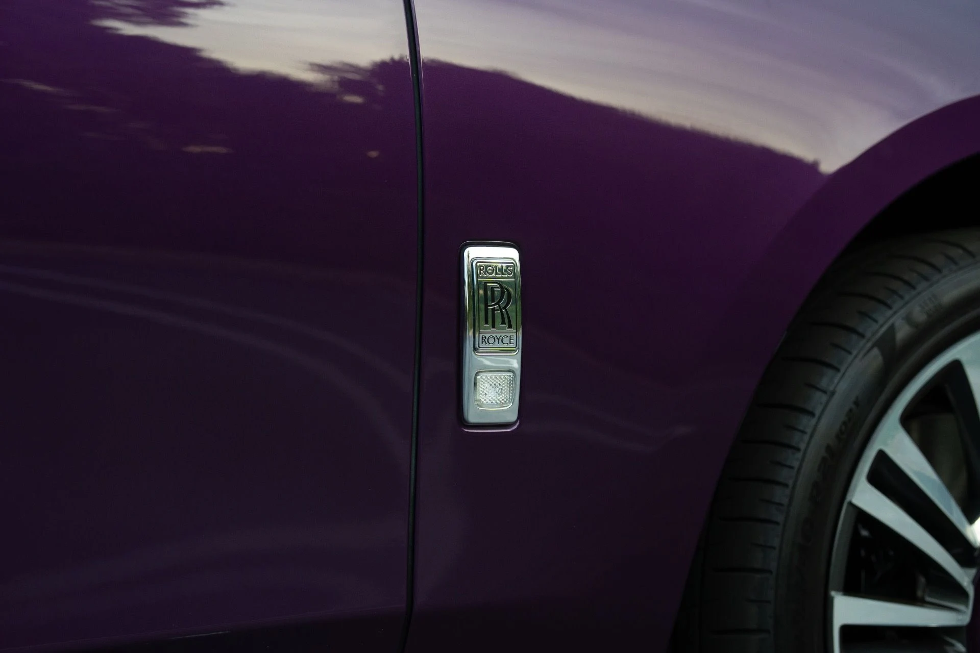 mph010_2755857538_Used_2021_Rolls_Royce_Ghost_1762913749_77e37a73f8