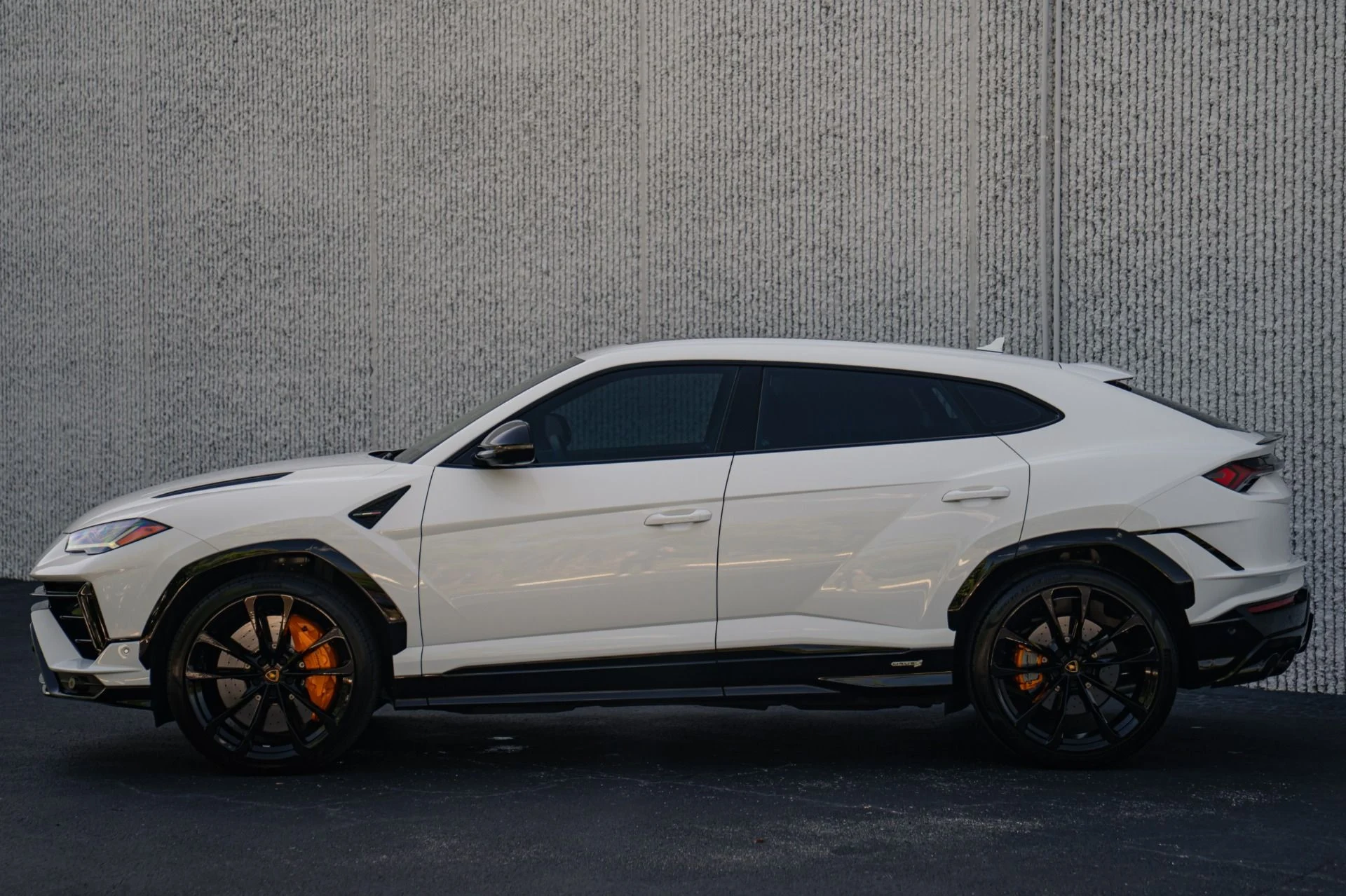 mph010_2756543626_Used_2024_Lamborghini_Urus_S_HUGE_295296_Original_MSRP_Low_Mile_1787089890_ec9d8228e5