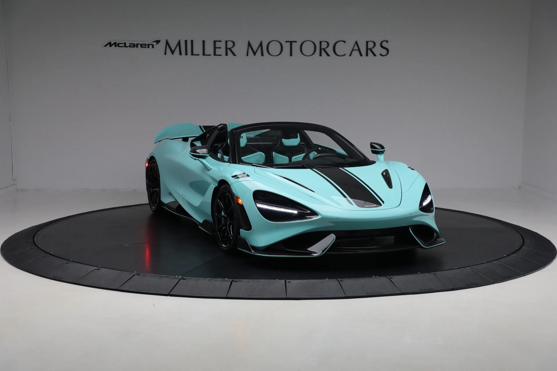 mph010_2762236947_Used_2022_Mc_Laren_765_LT_Spider_a672481271