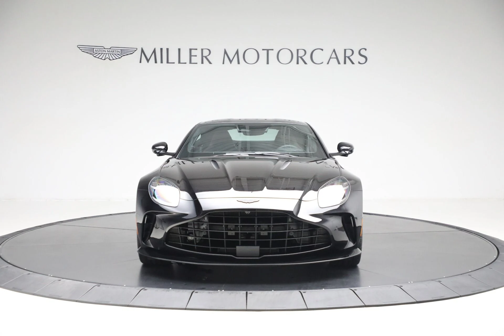 mph010_2762904430_New_2025_Aston_Martin_Vantage_778b1b7c43