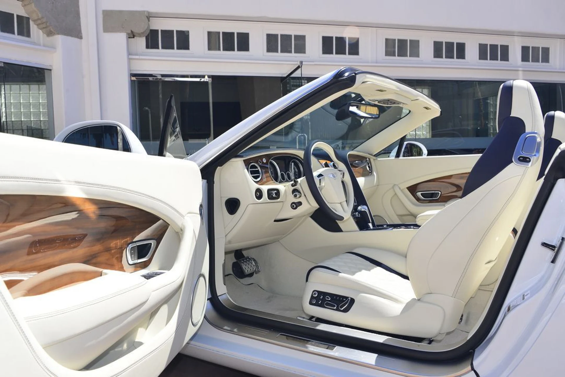 mph010_2775537762_7aa9edf0c2caa98269f4164e151d4ef9x_bc61cd48b5