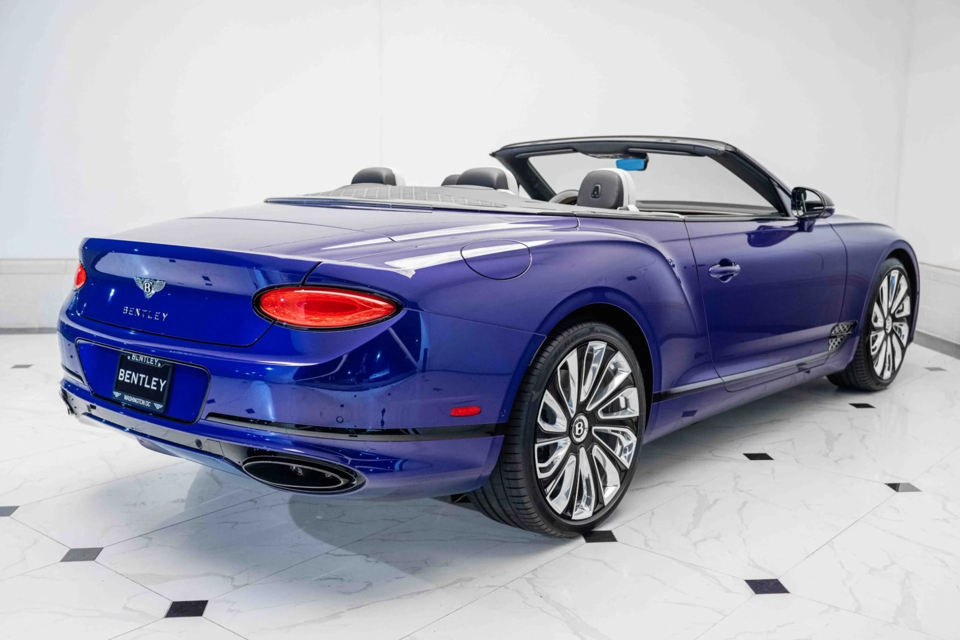 mph010_2776530440_Used_2024_Bentley_Continental_GTC_Mulliner_W12_1718978175_ac28678974