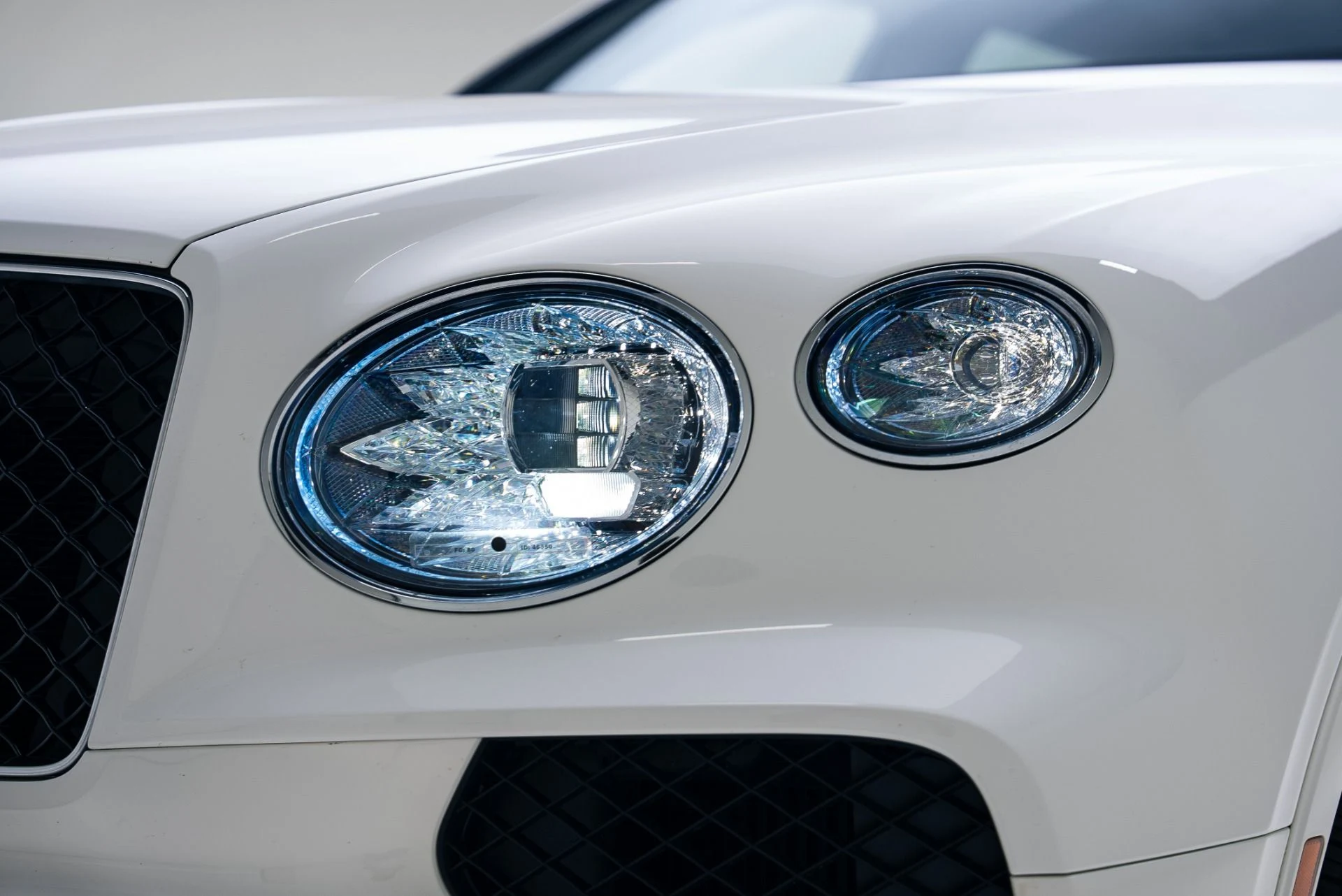 mph010_2779125611_Used_2024_Bentley_Bentayga_V8_1765307017_c15c654bbf