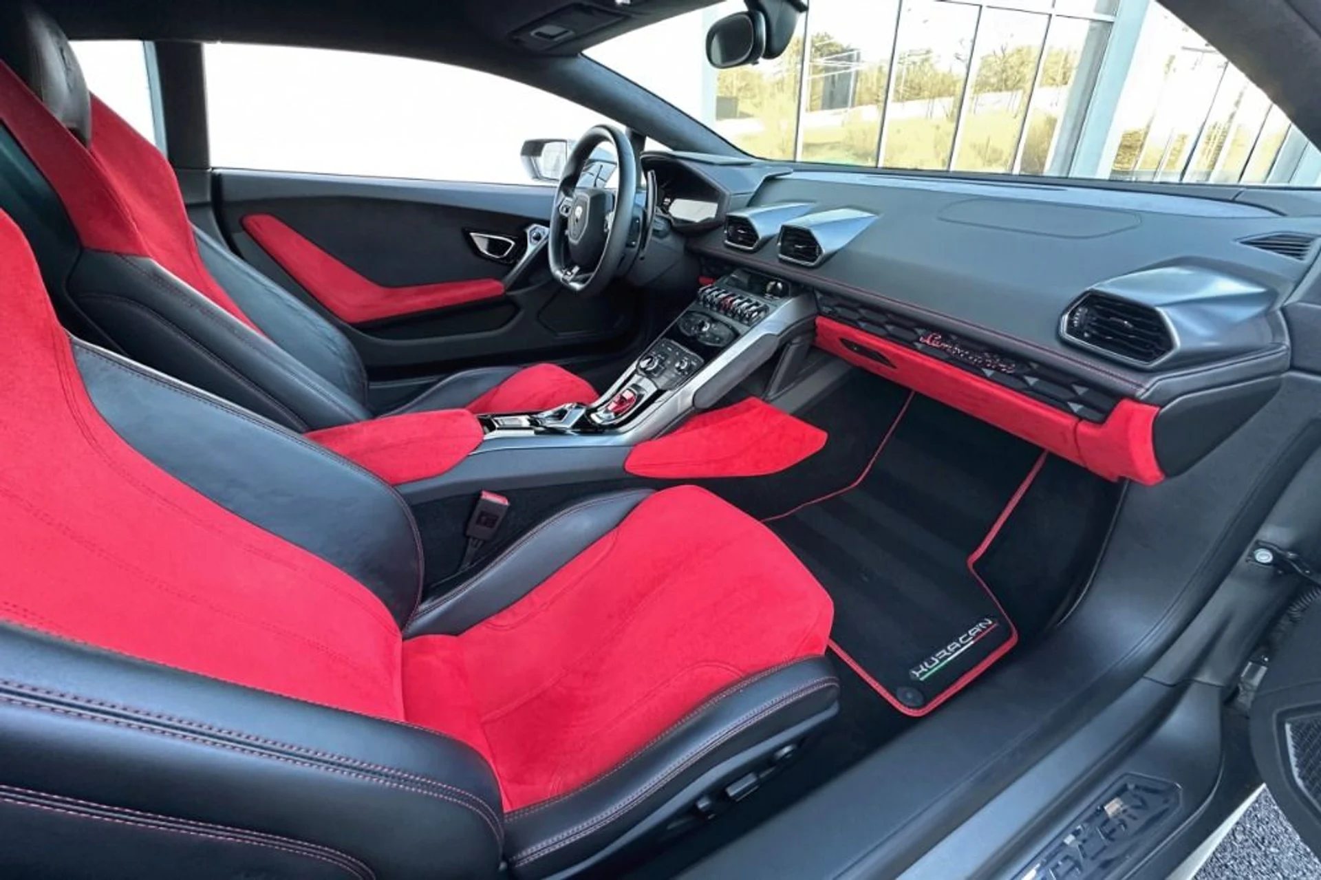 mph010_2789668354_Used_2015_Lamborghini_Huracan_LP_610_4_1767011608_efa6627e89