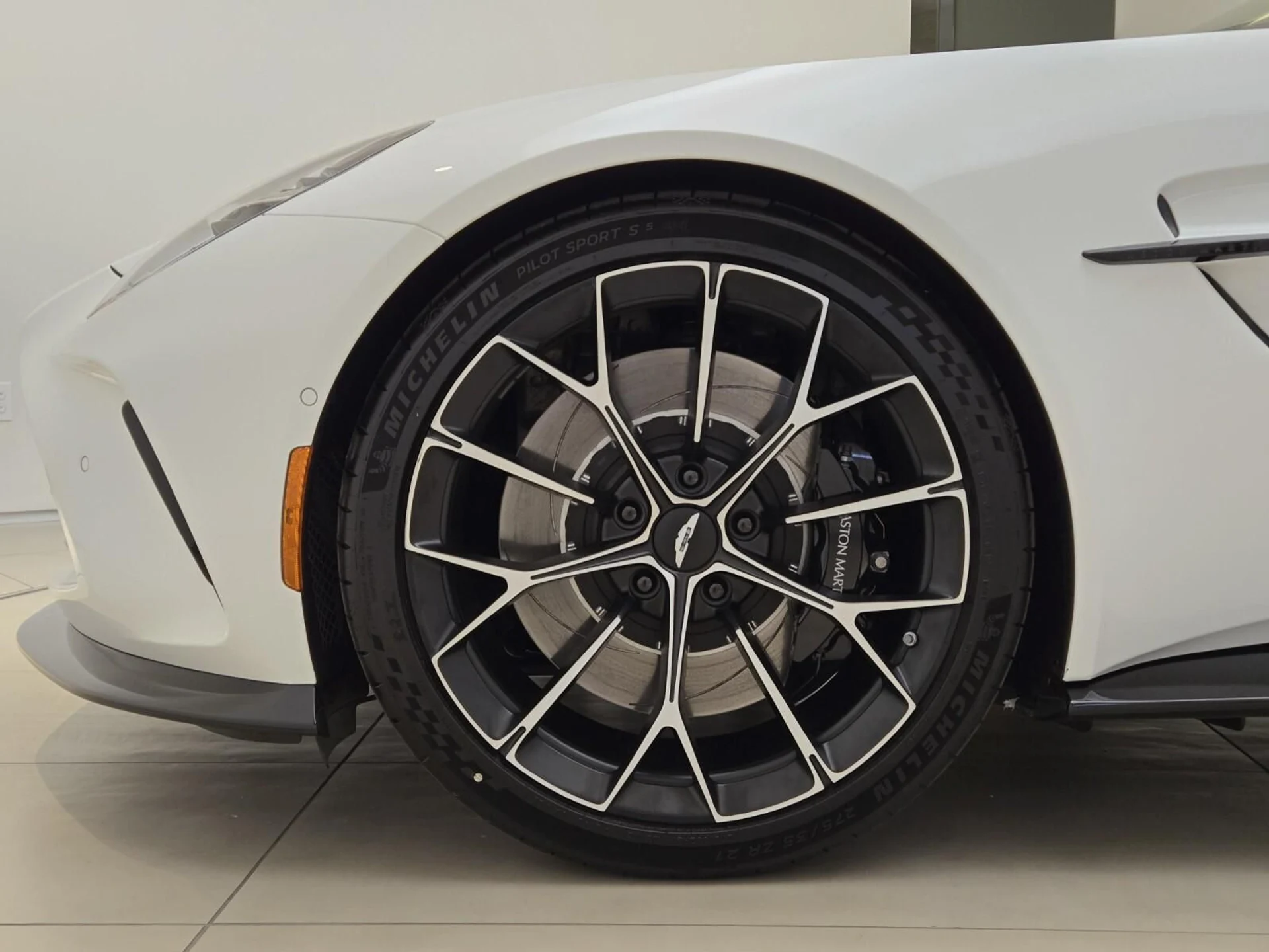 mph010_2799013053_New_2026_Aston_Martin_Vantage_S_1786166316_659fefe521