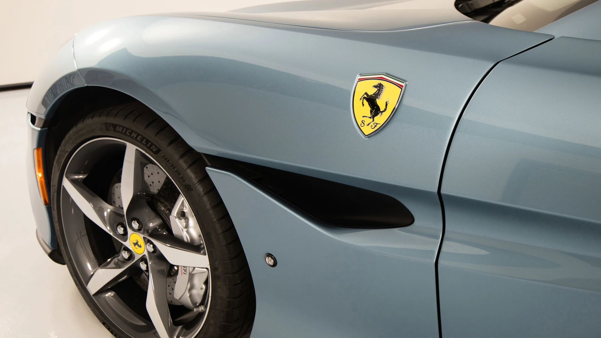 mph010_2800367059_19c7b71ef60140edb34d6c022bcf4681_ac9982c91e