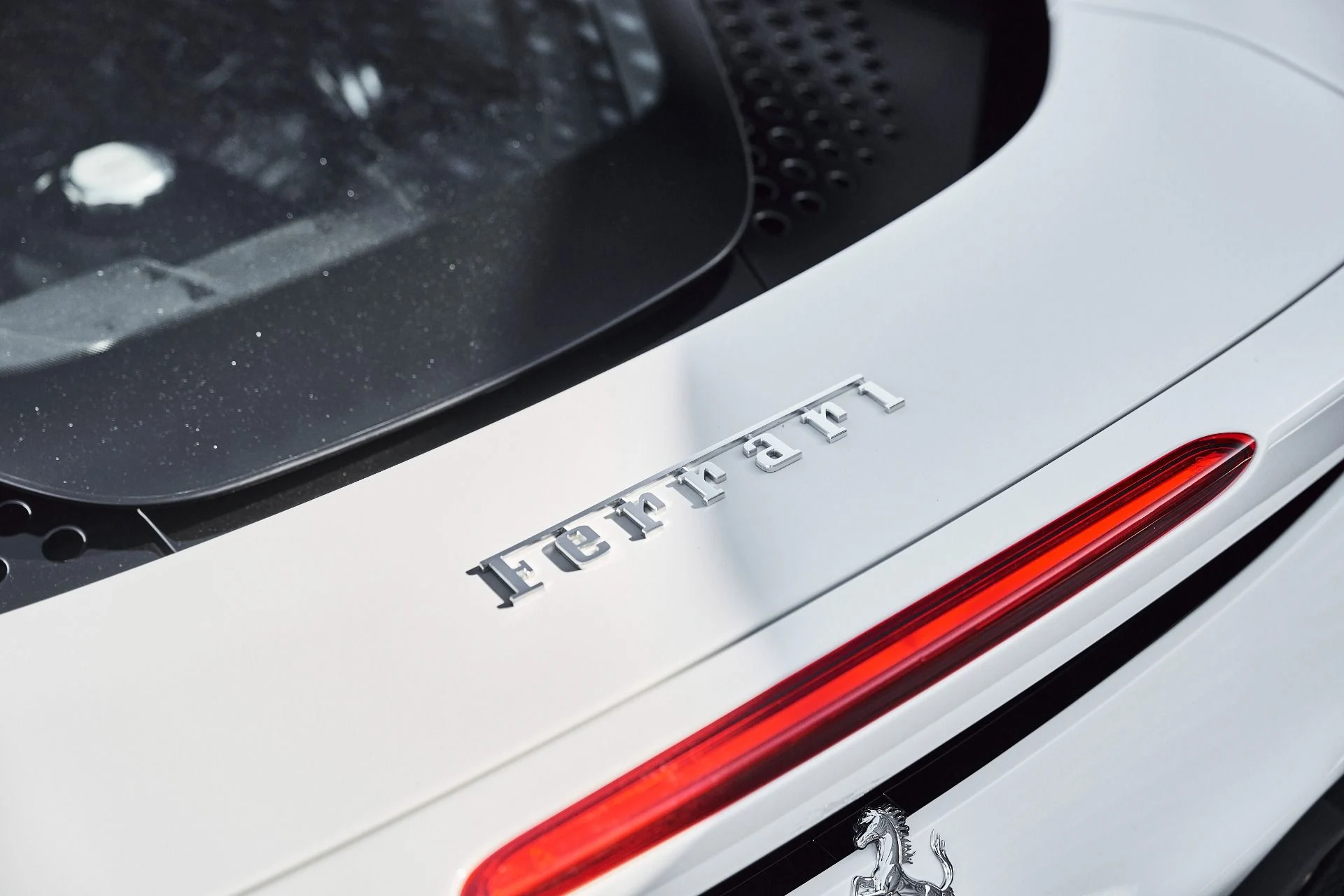 mph010_2815432535_Used_2025_Ferrari_SF_90_Spider_Base_1776876543_e0f43bfe5a