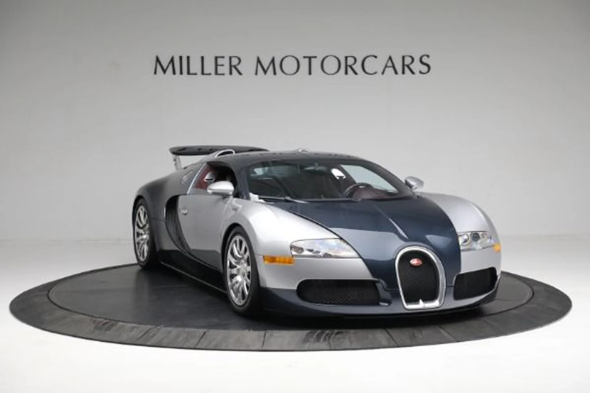 mph010_2817488151_Used_2006_Bugatti_Veyron_164_5862965eb0