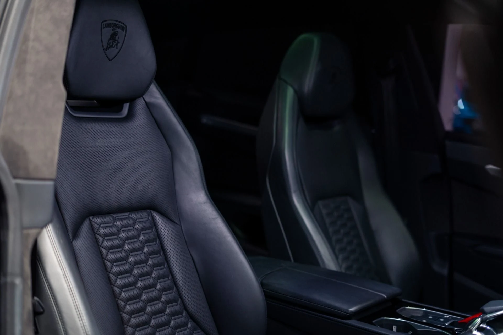 mph010_2822043339_Used_2020_Lamborghini_Urus_1784575479_17e586fc96