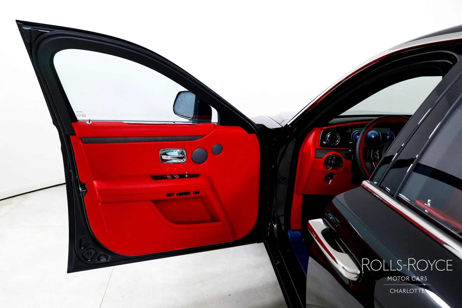 mph010_2823907759_Used_2025_Rolls_Royce_Ghost_1751386071_897f6456d4