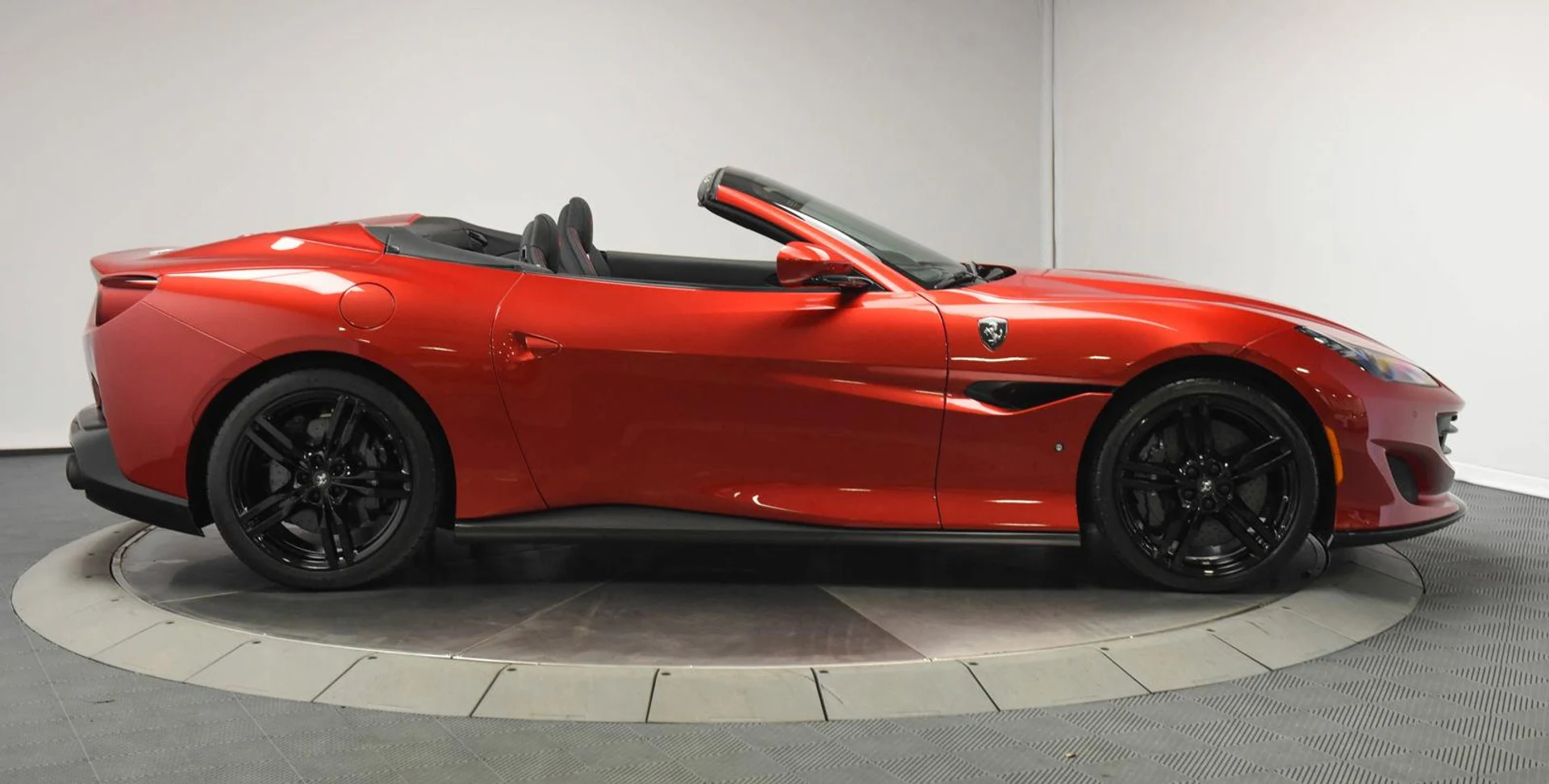 mph010_2826149793_Used_2019_Ferrari_Portofino_1739350960_8c00239d22