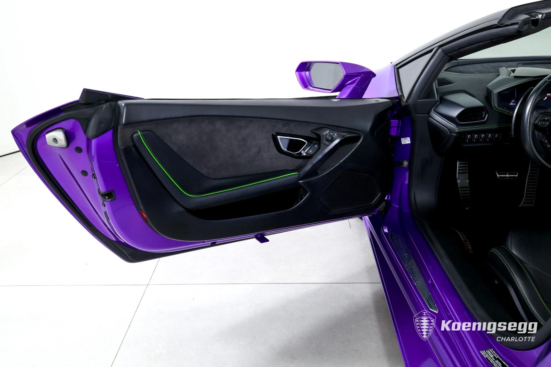 mph010_2826818935_Used_2020_Lamborghini_Huracan_EVO_Spyder_1782837531_d750ac9338