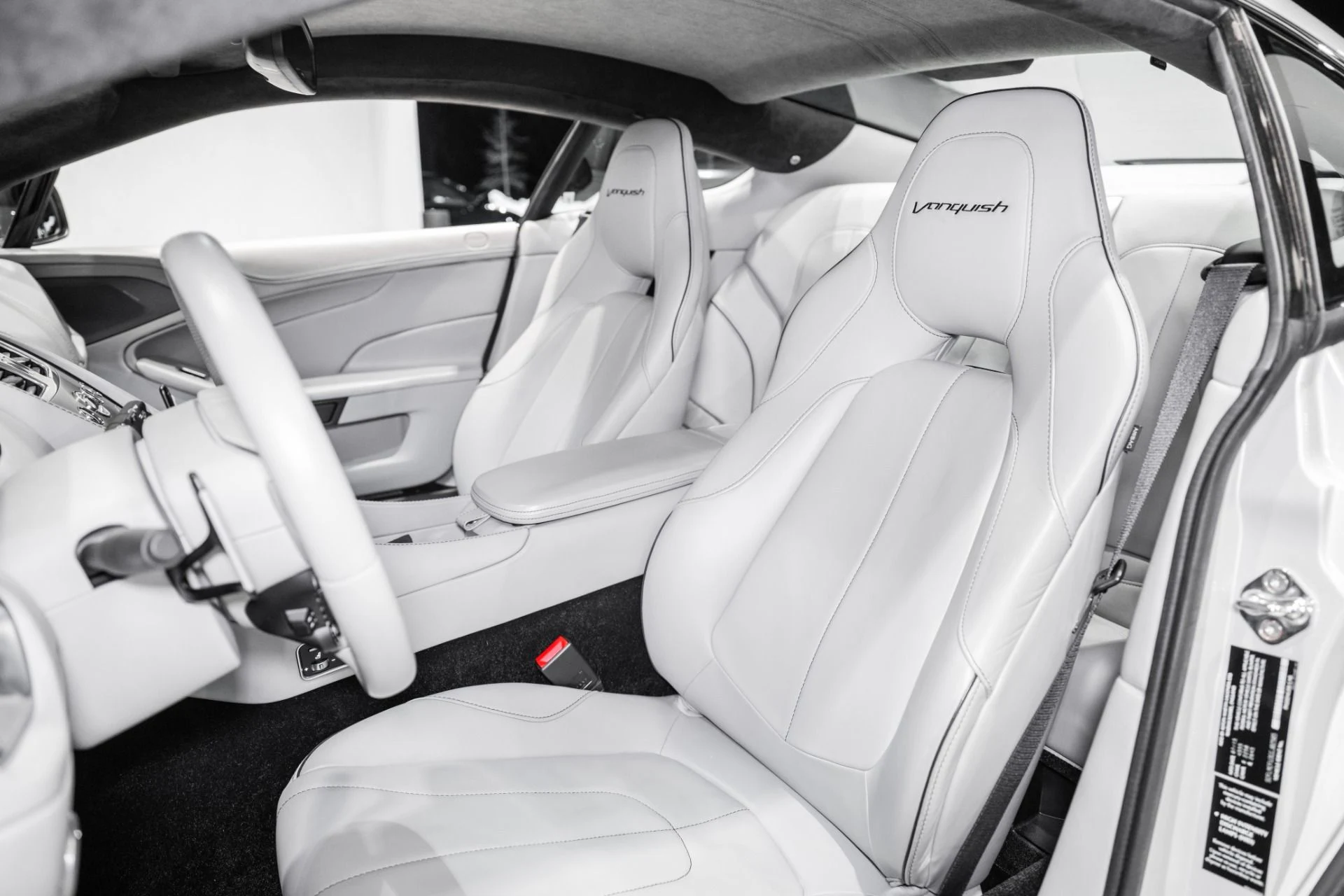 mph010_2829938978_Used_2016_Aston_Martin_Vanquish_V12_1770132200_0ec47e3973